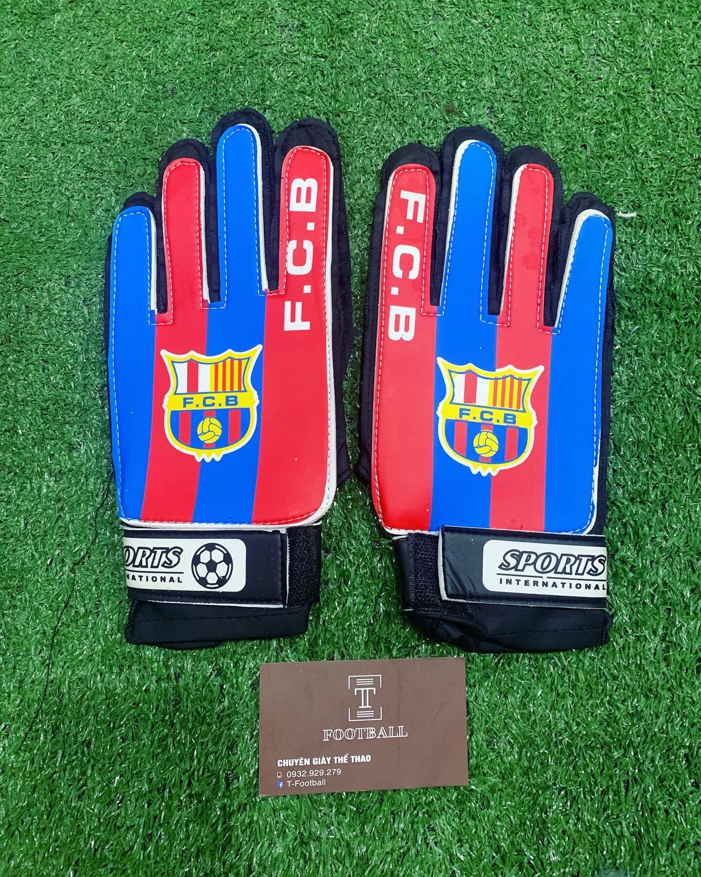Găng Tay Thủ Môn Bóng Đá ( Găng tay CLB Real Madrid , MU , Barca , ..)