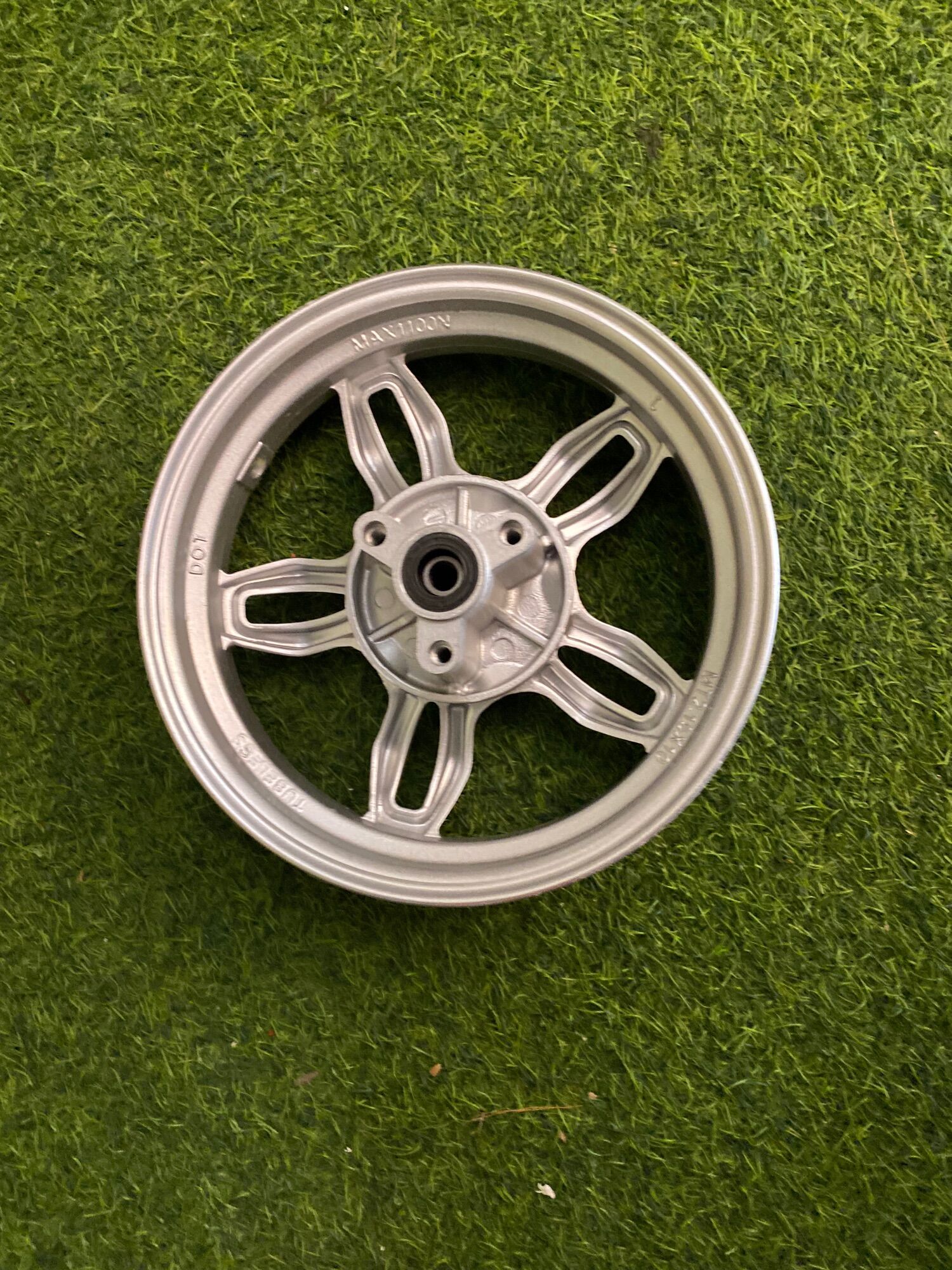 Vành trước xe máy điện Vespa phanh đĩa vành 10