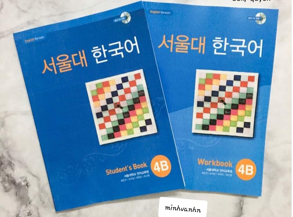 Seoul 4B student và wb bản đen trắng