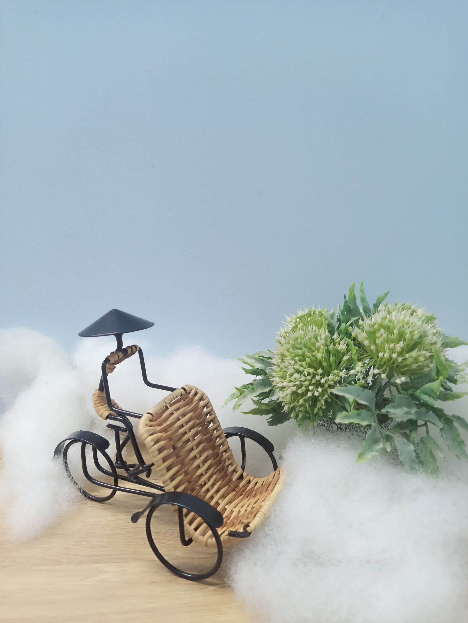 Xích lô, mô hình xích lô, xích lô quà tặng, quà tặng xích lô, xích lô thủ công mỹ nghệ, xích lô handmade, xích lô craft, handmade cyclo, craft cyclo, xích lô kẽm, xích lô đan mây, xích lô trang trí, gift craft, quà tặng độc lạ bản sắc văn hoá việt nam