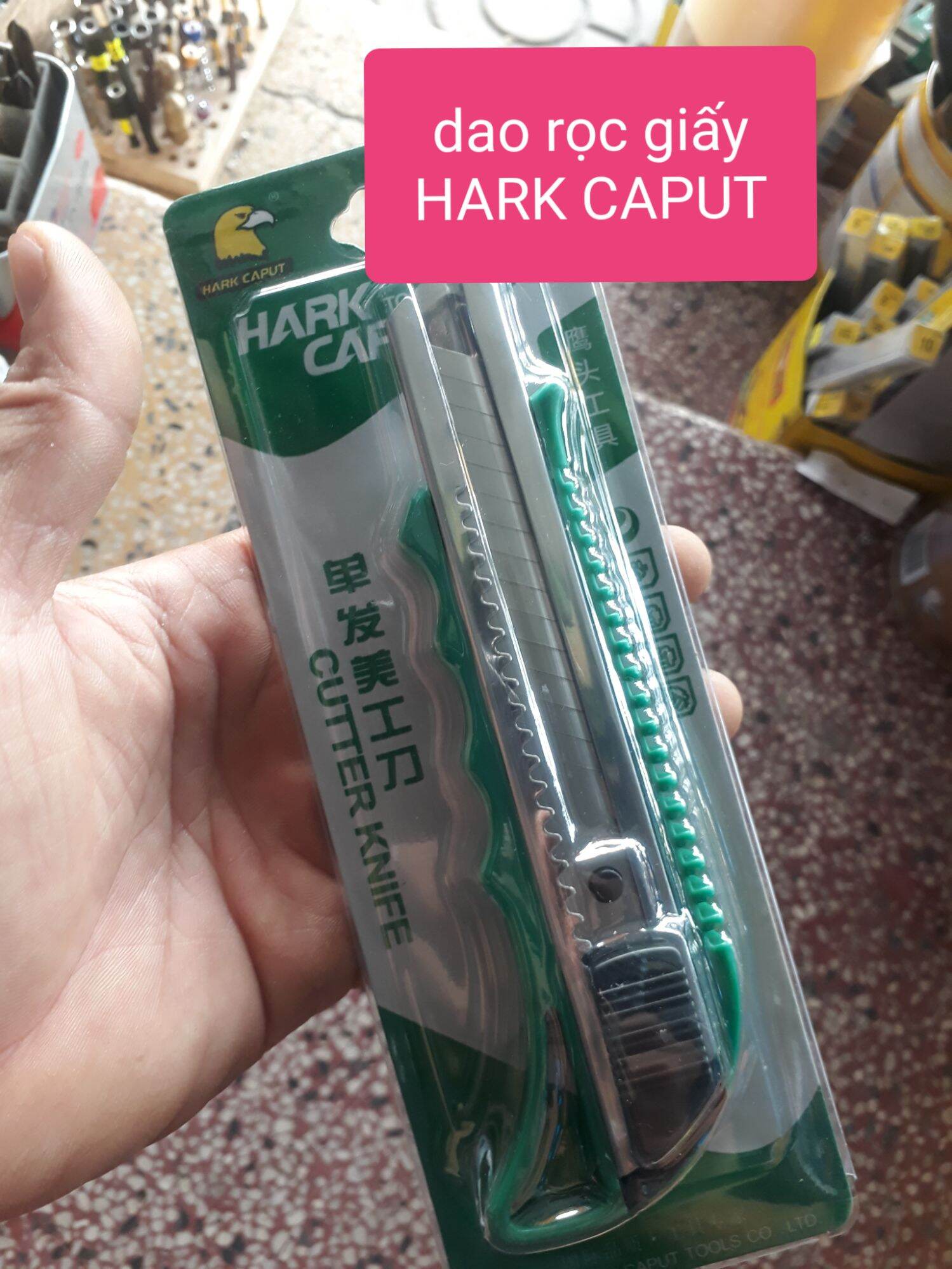 1 cây dao rọc giấy, lưỡi dao rọc giấy thép sk5