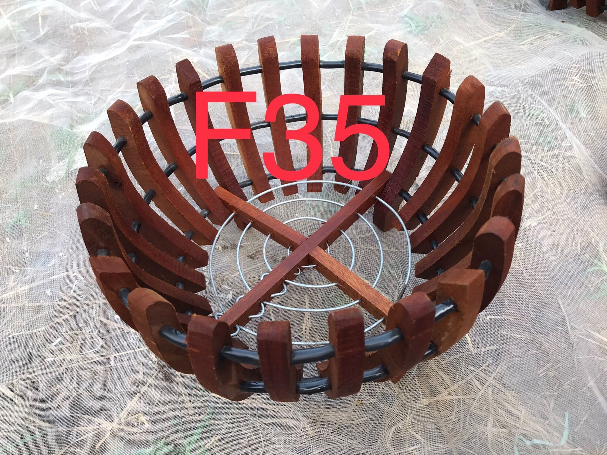Chậu gỗ bí trồng Lan phi 35
