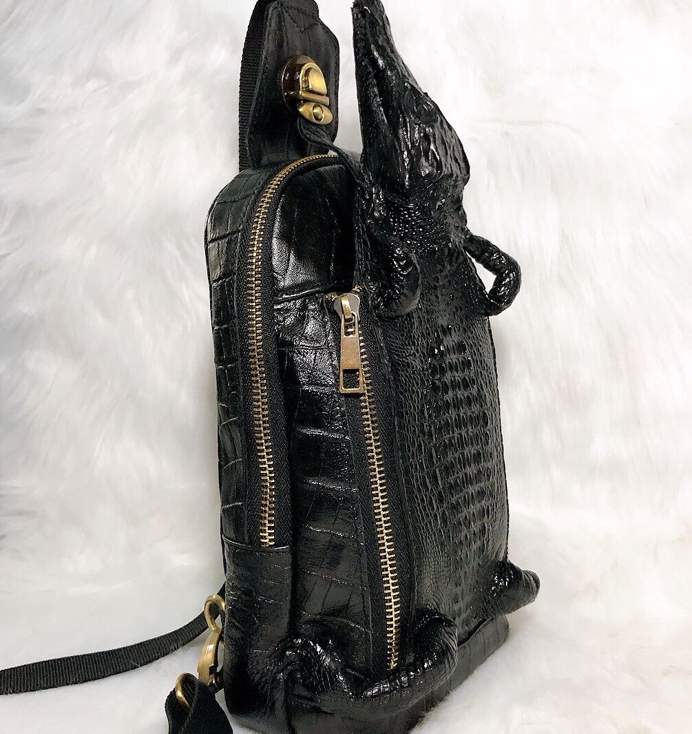 Túi nam đeo chéo, nguyên con cá sấu con, phối da bò, kích thước 26cm-17cm