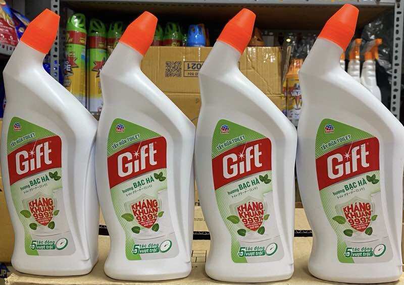 Gift .Tẩy Rửa Toilet Siêu Sạch hương bạc hà chai 600ml