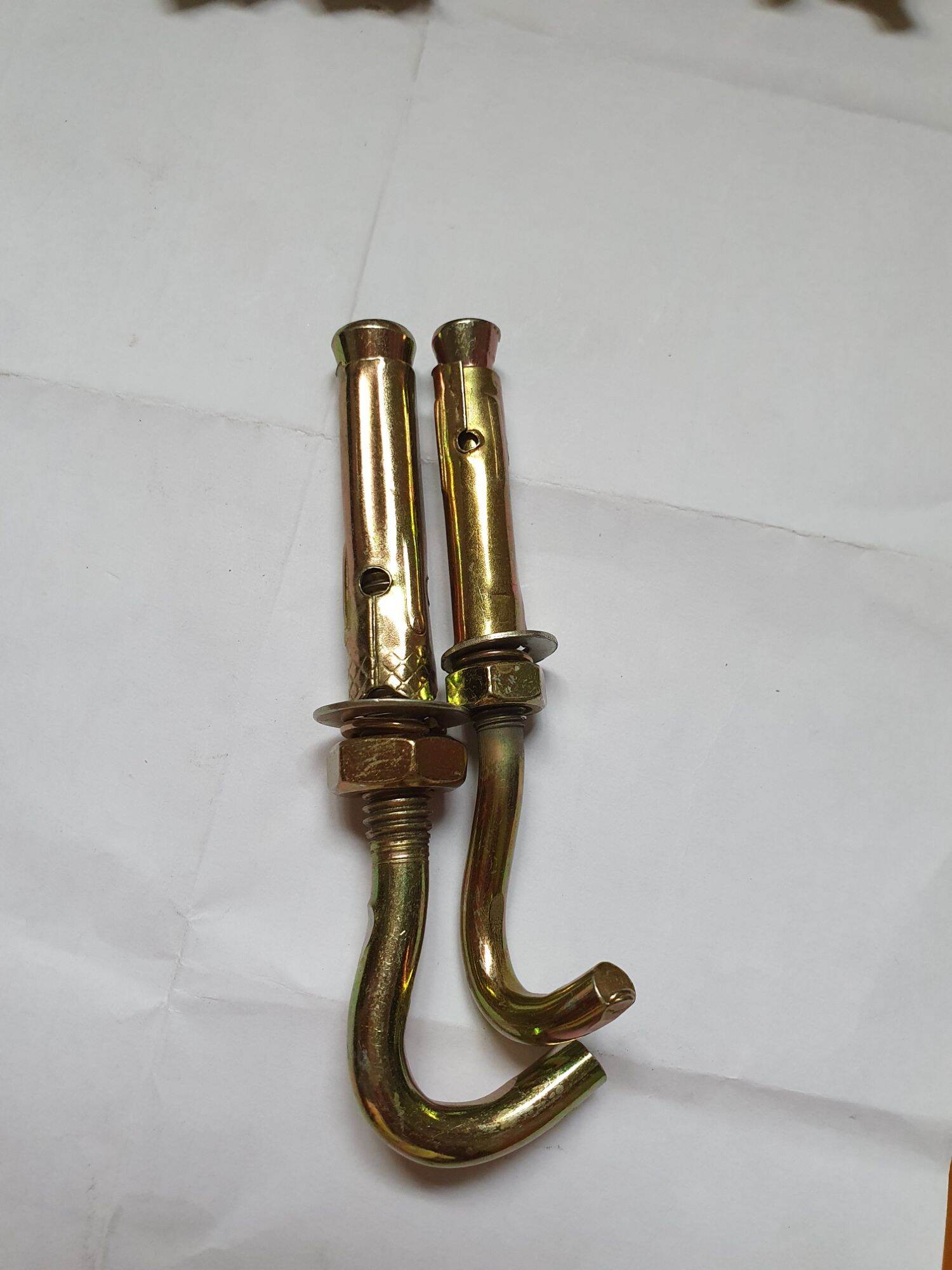 Tắc kê móc sắt phi m6, m8 ,m10
