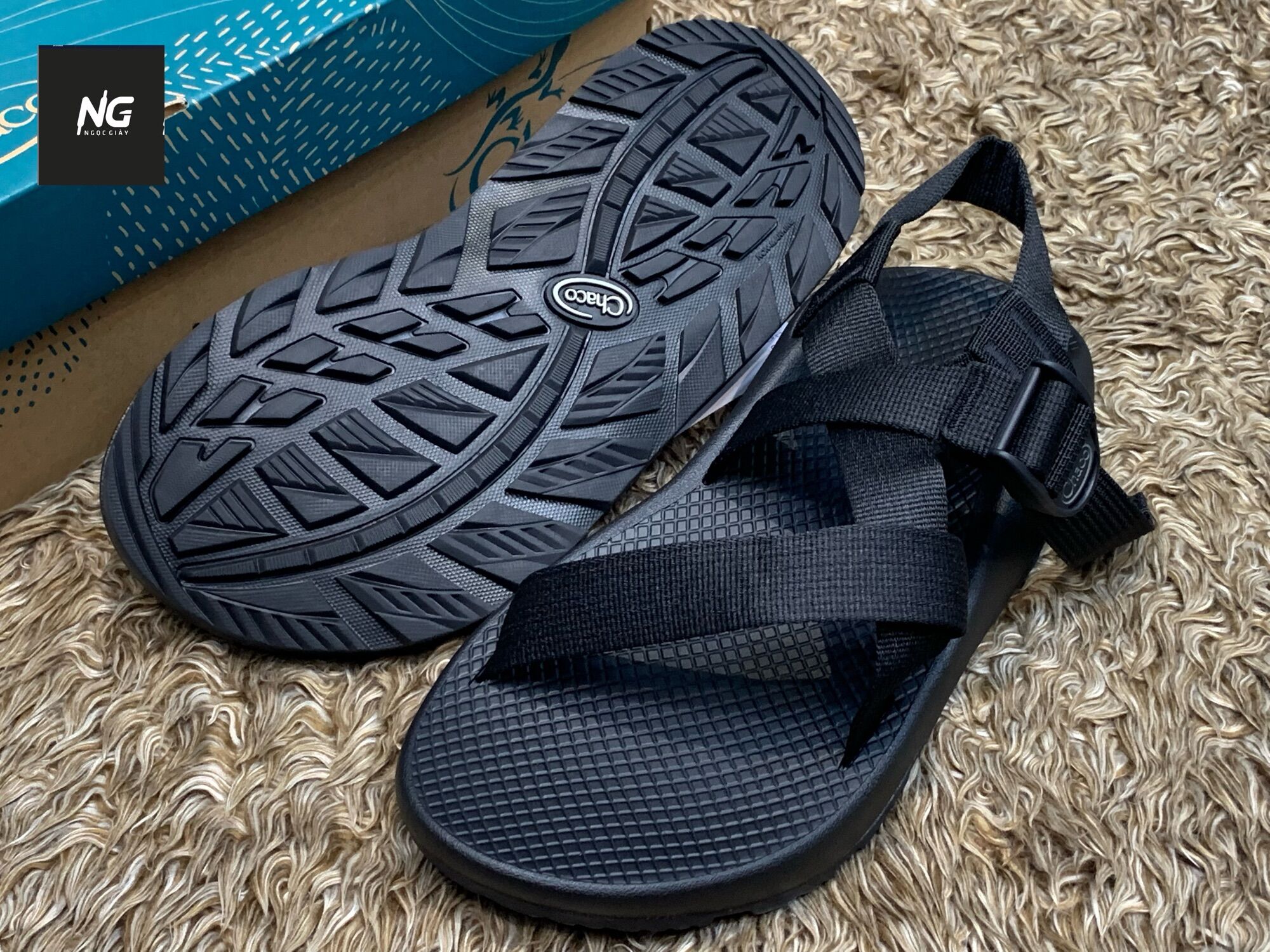 Quai hậu Sandal Chaco J105375 màu full đen authentic