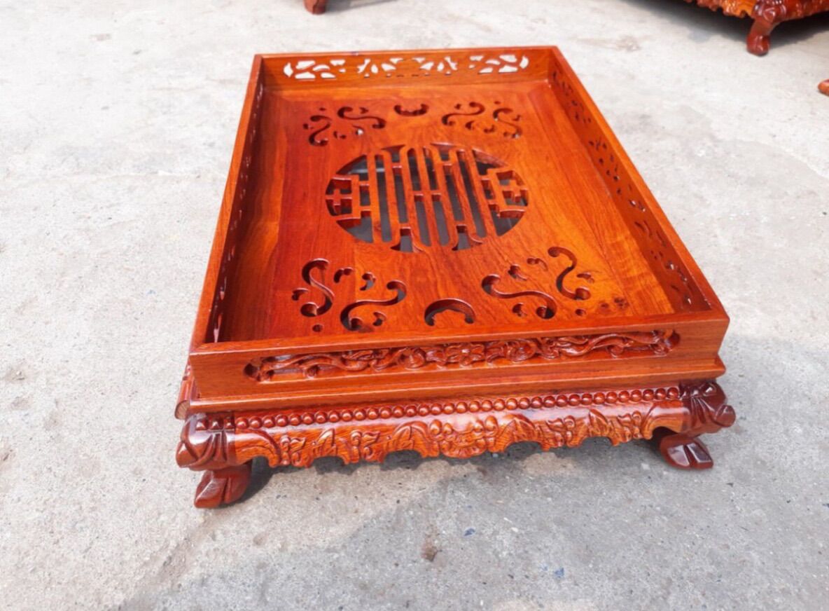 Khay trà chân quỳ gỗ hương đục rồng