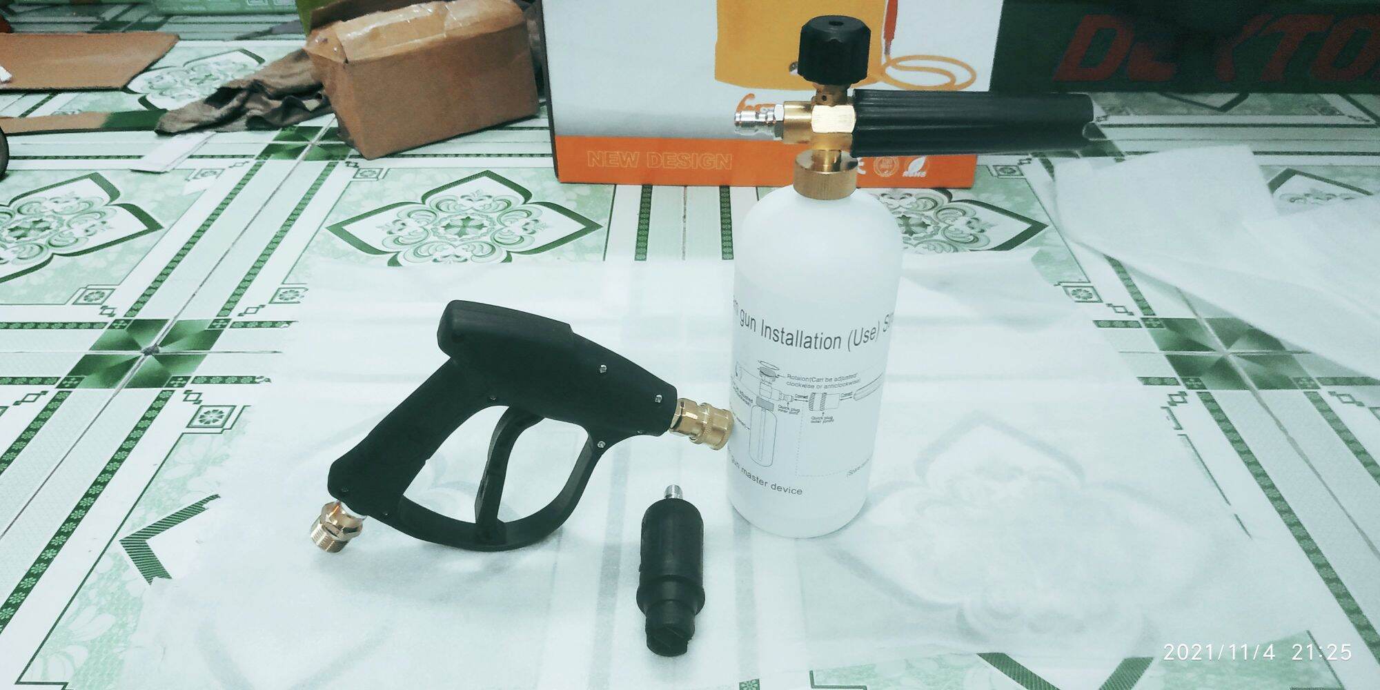 combo súng xịt rửa xe và bình phun bọt tuyết 1lit .