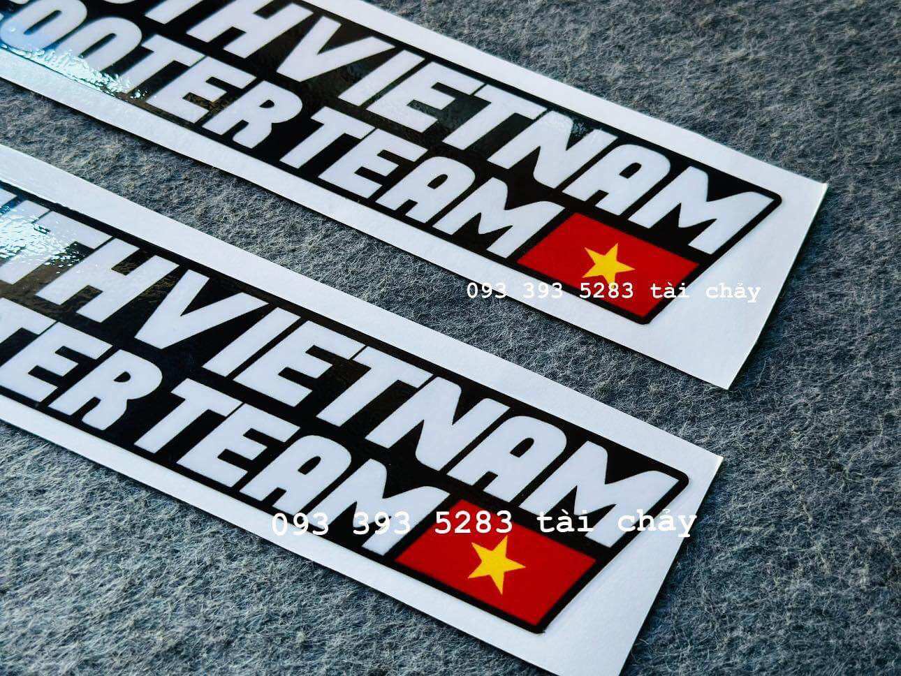 [ 1 MIẾNG ] TEM DECAL DÀI 15CM CHỬ TRẮNG NỀN ĐEN