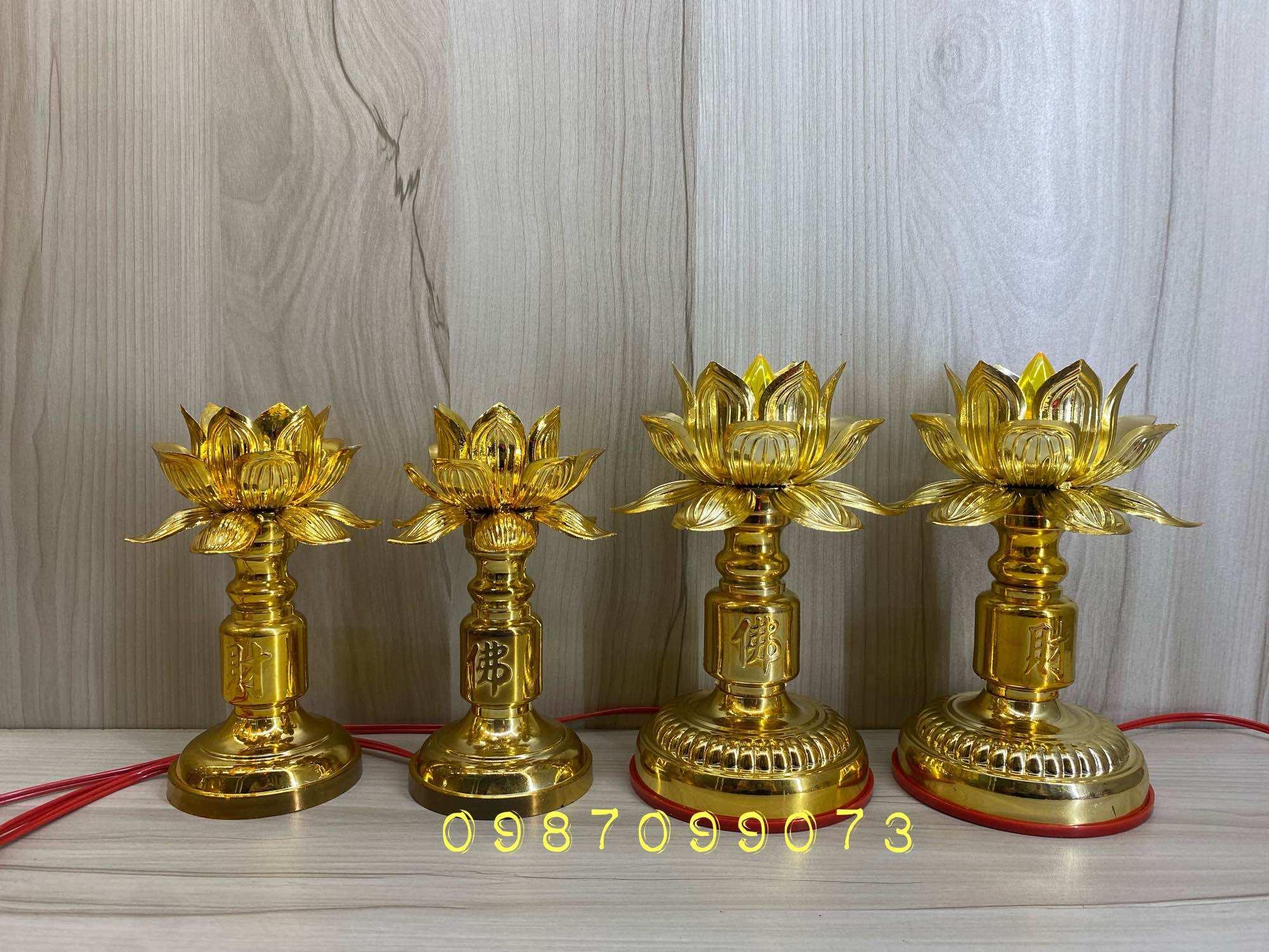 Đèn thờ hoa sen mạ vàng ( một cặp )
