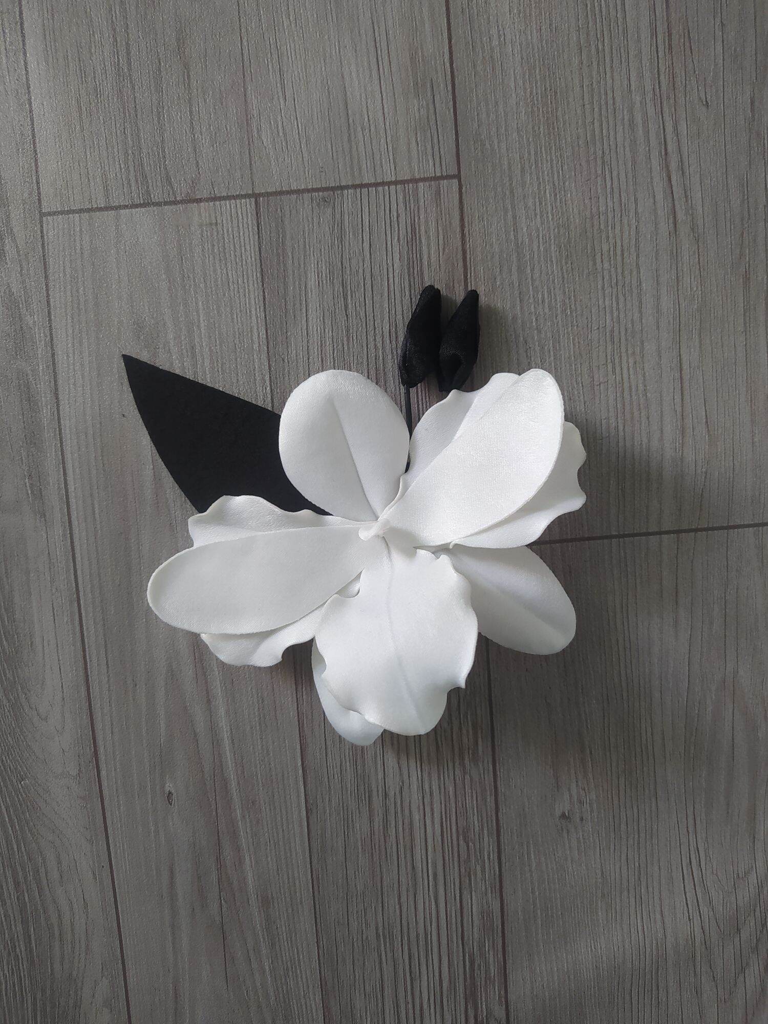 Hoa lan cài áo handmade Canto phối màu