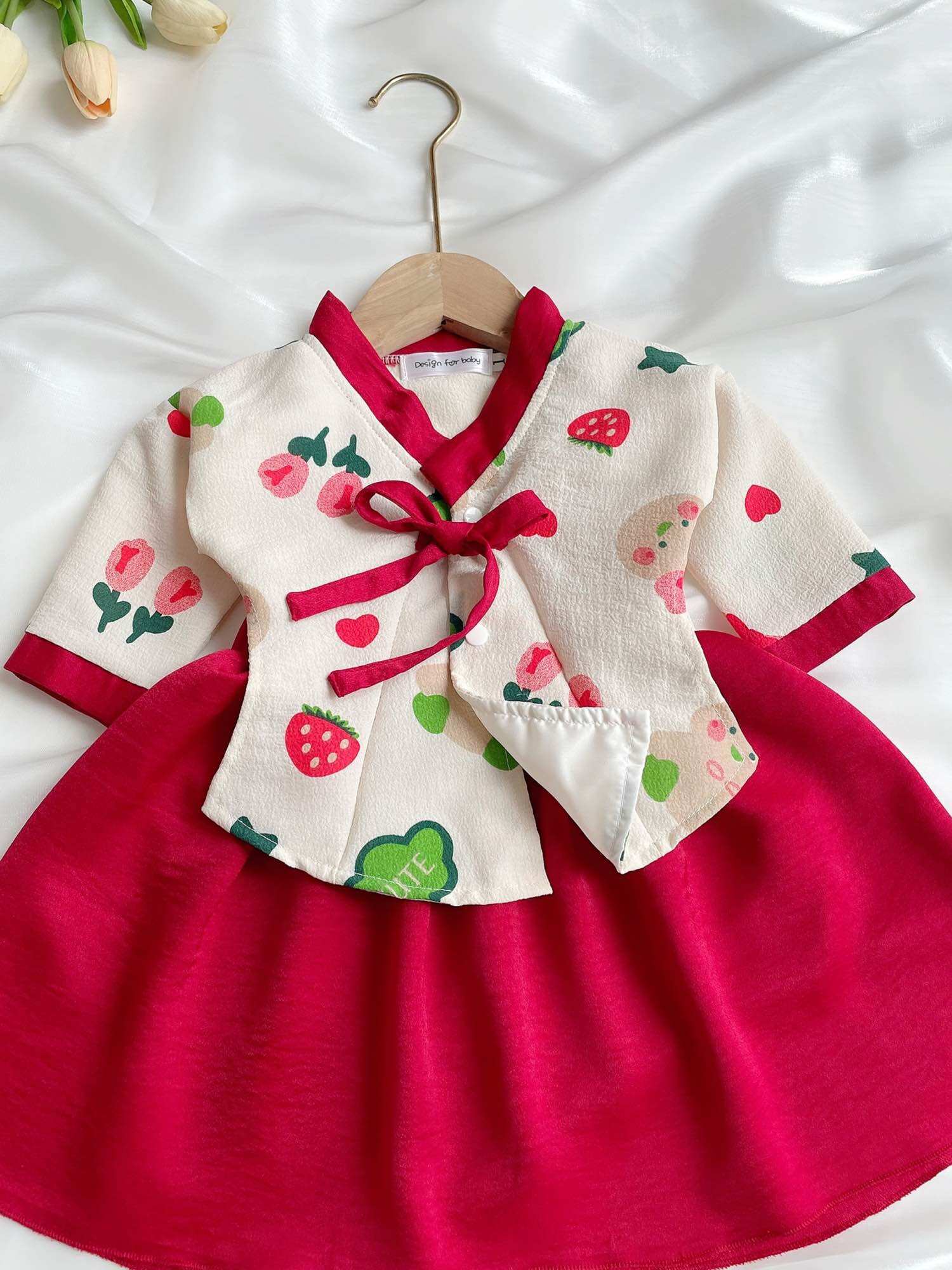 Váy Hanbok Hoa Nhí Đỏ Cho Bé Gái