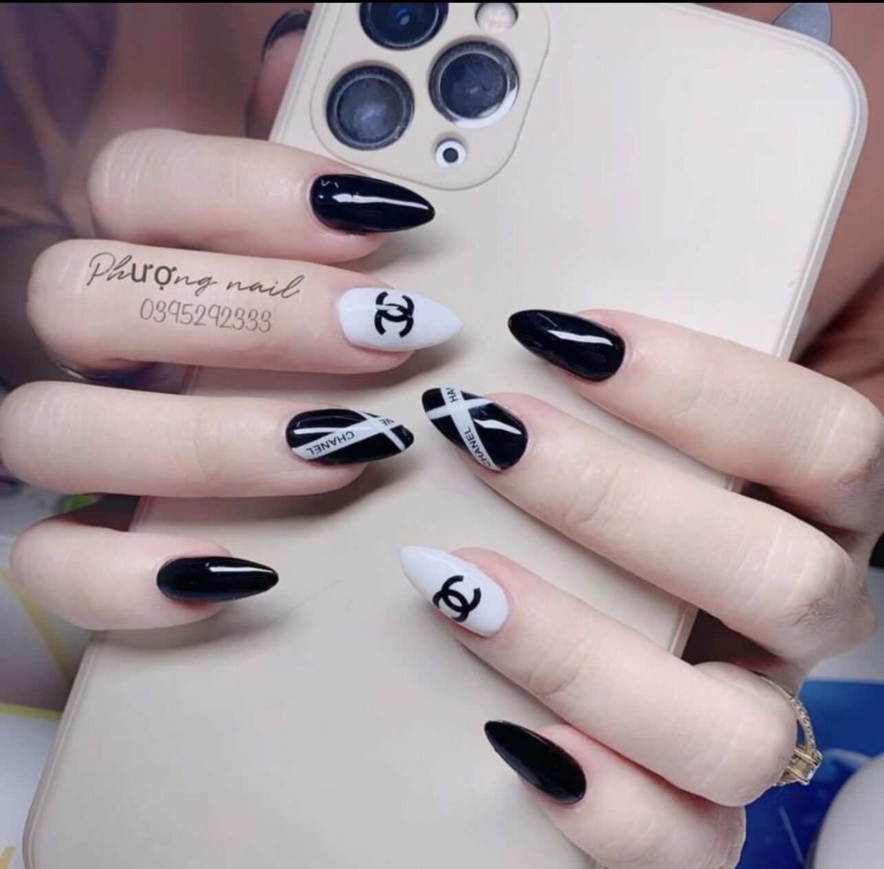 . Nailbox _ móng giả xinh xinh ( tặng keo + dũa móng)