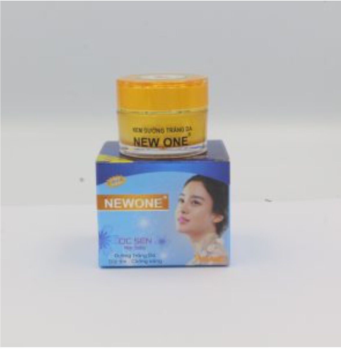 [Hcm]Kem Linh Chi New One Dưỡng Trắng Da Mặt Giữ Ẩm 7 Tác Dụng 20G