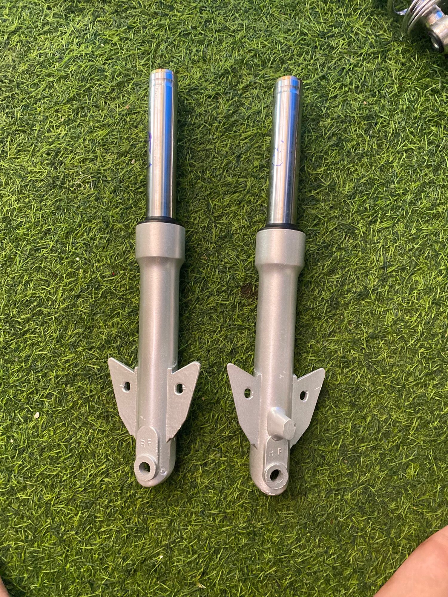 Thụt cơ trước xe đạp điện Ninja