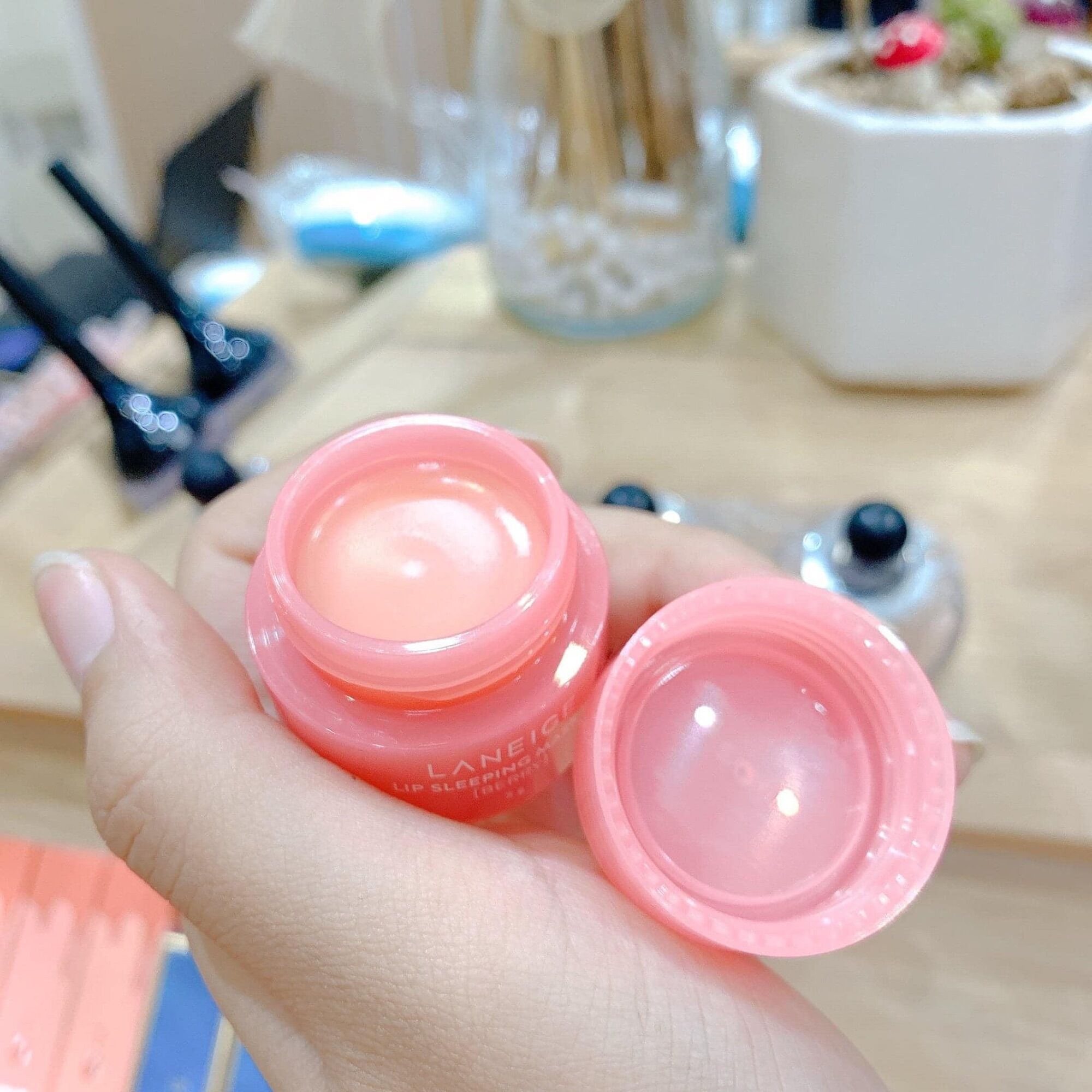 Mặt nạ ngủ môi Lanei 3g