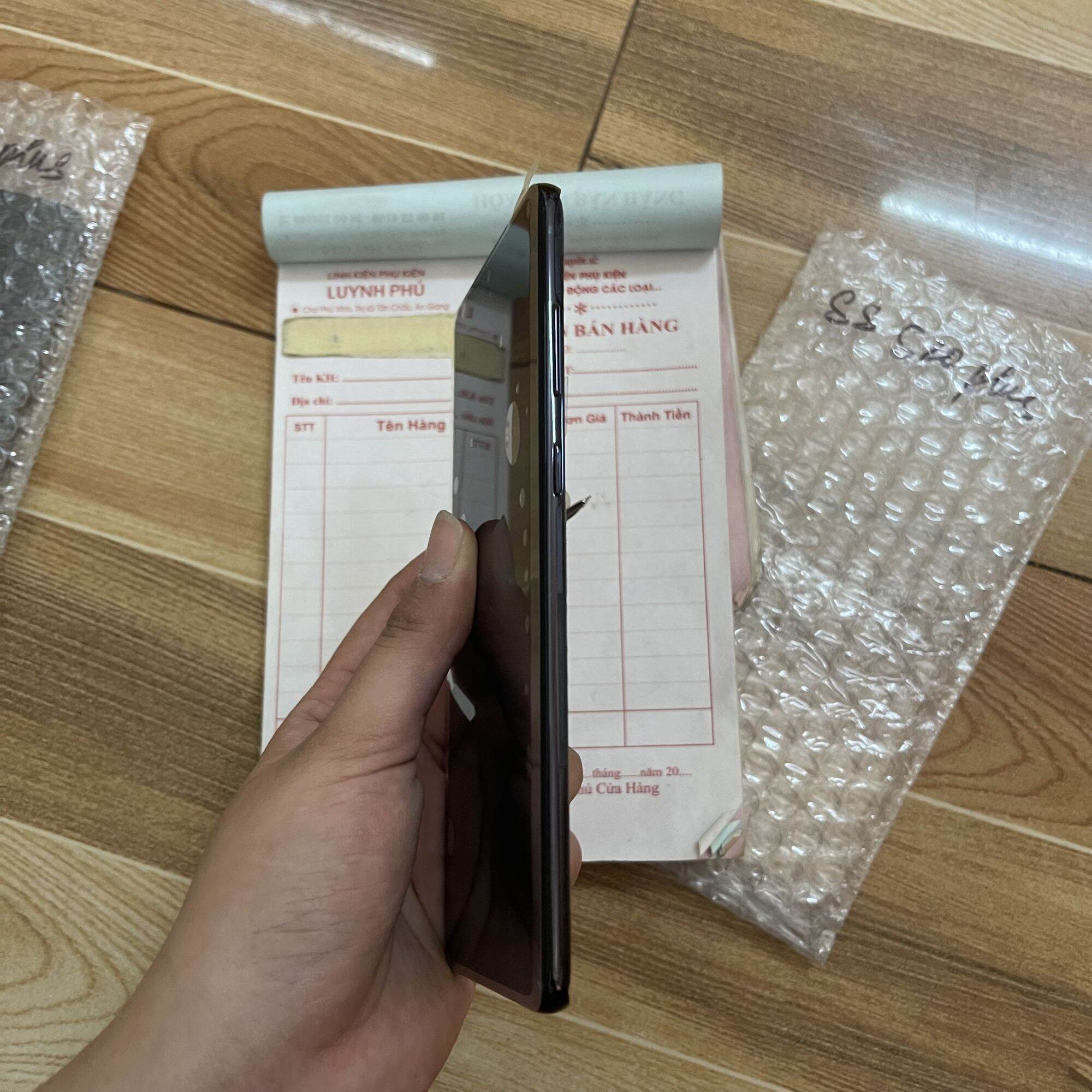 Màn hình samsung s20 plus oled có khung