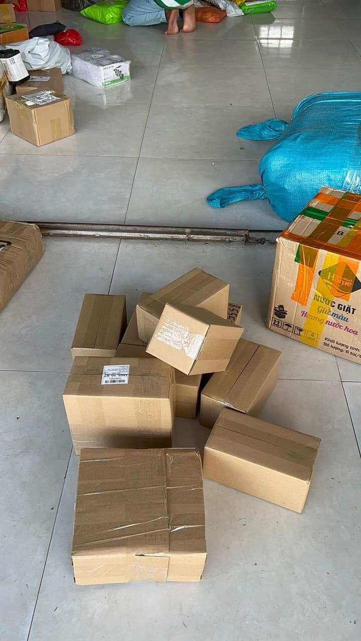 Nhẫn bạc đính đá