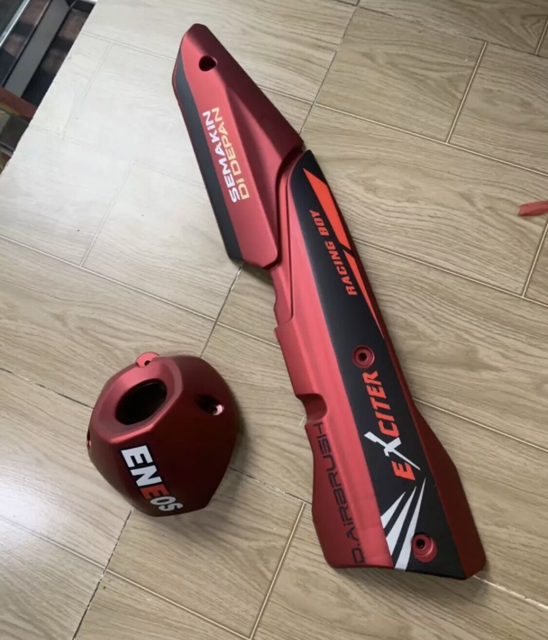 Ốp bô và chụp đít bô ex 155 - màu đỏ nhám