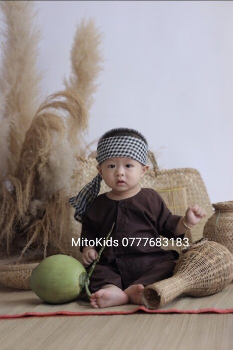 Khăn rằn phối đồ bà ba cho bé