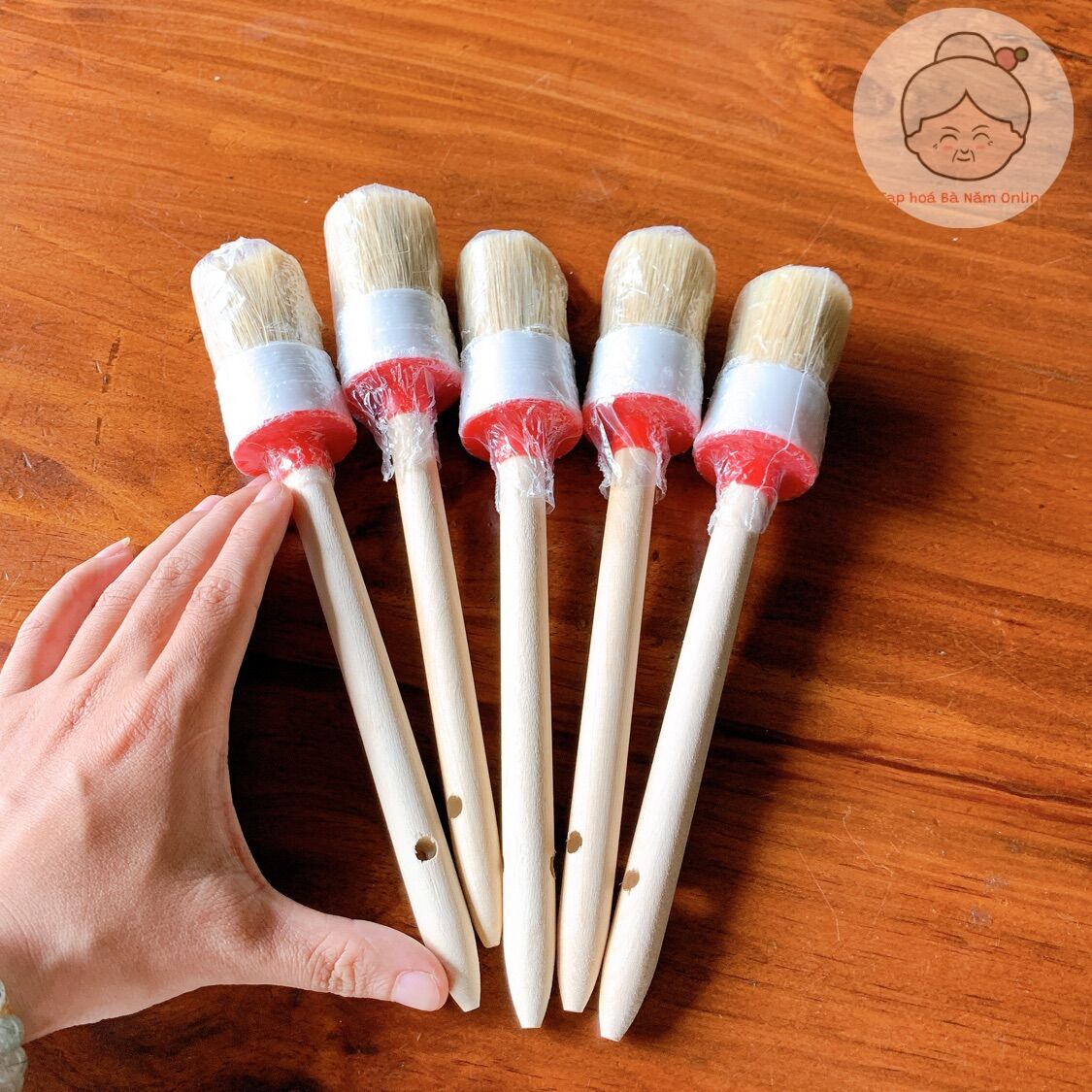 Cọ rửa xe - Cọ tròn vệ sinh xe cán gỗ - Cọ mềm
