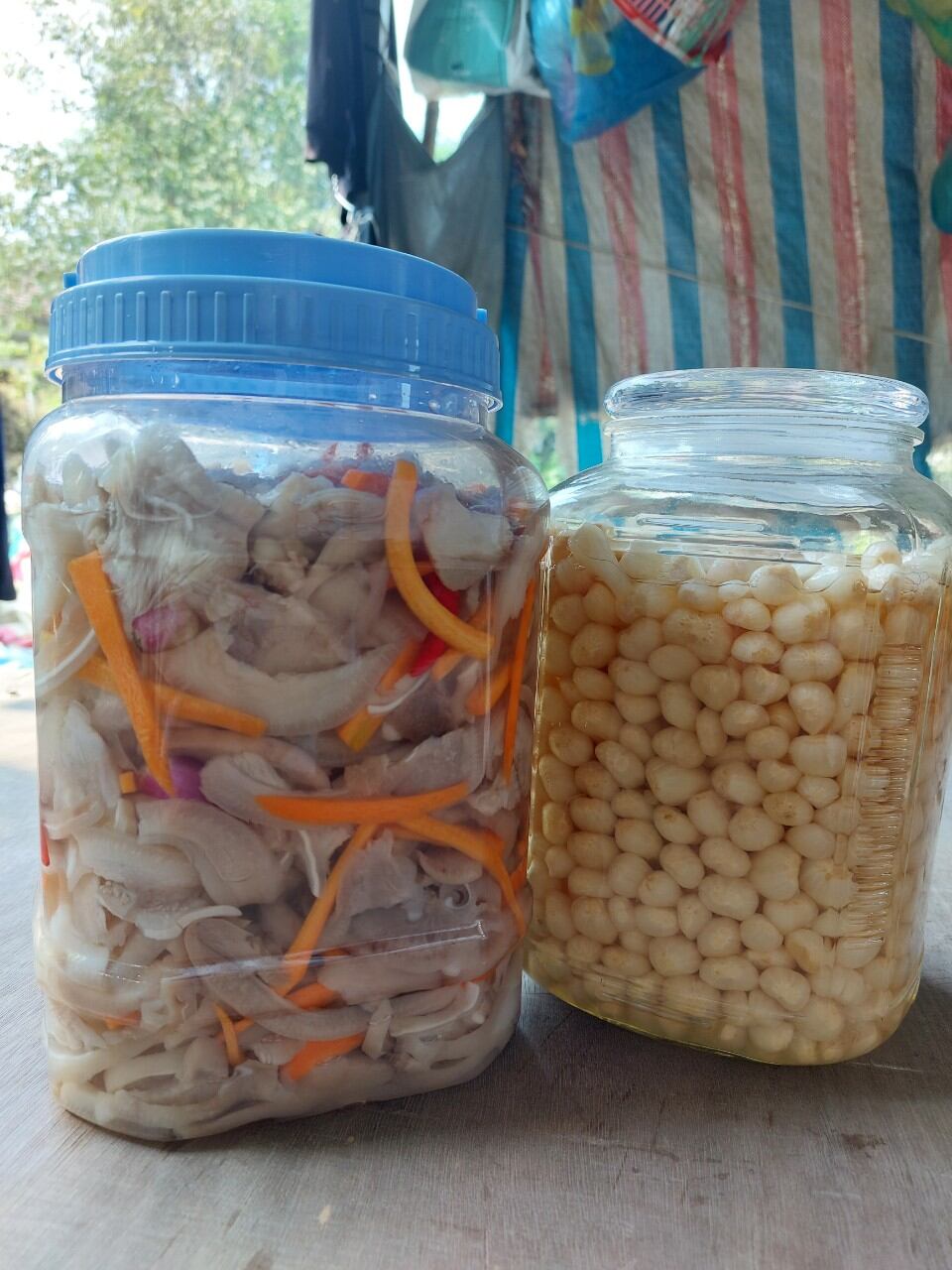 Tai heo ngâm chua ngọt