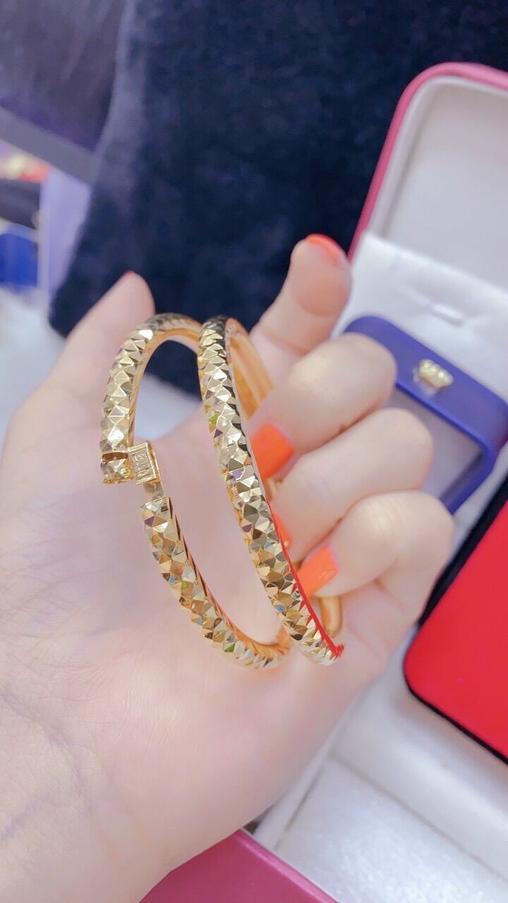 Vòng tay cặp(2 chiếc) mạ vàng 18k chạm siêu đẹp