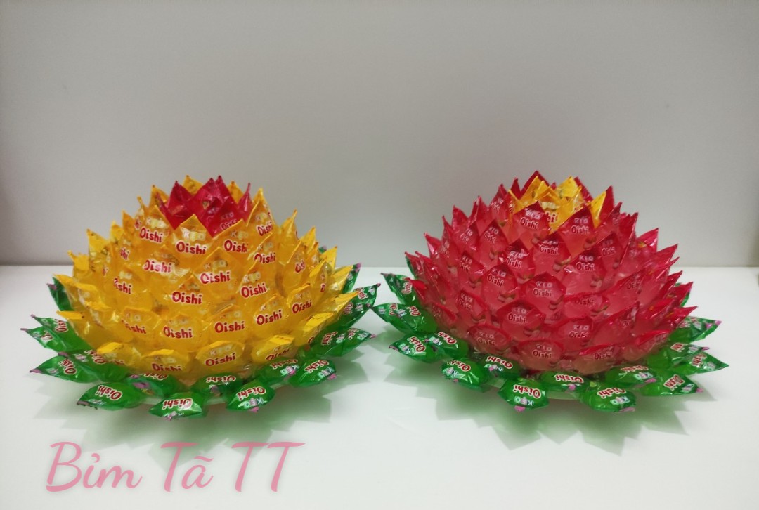 Hoa sen bằng kẹo Oishi đường kính 18cm