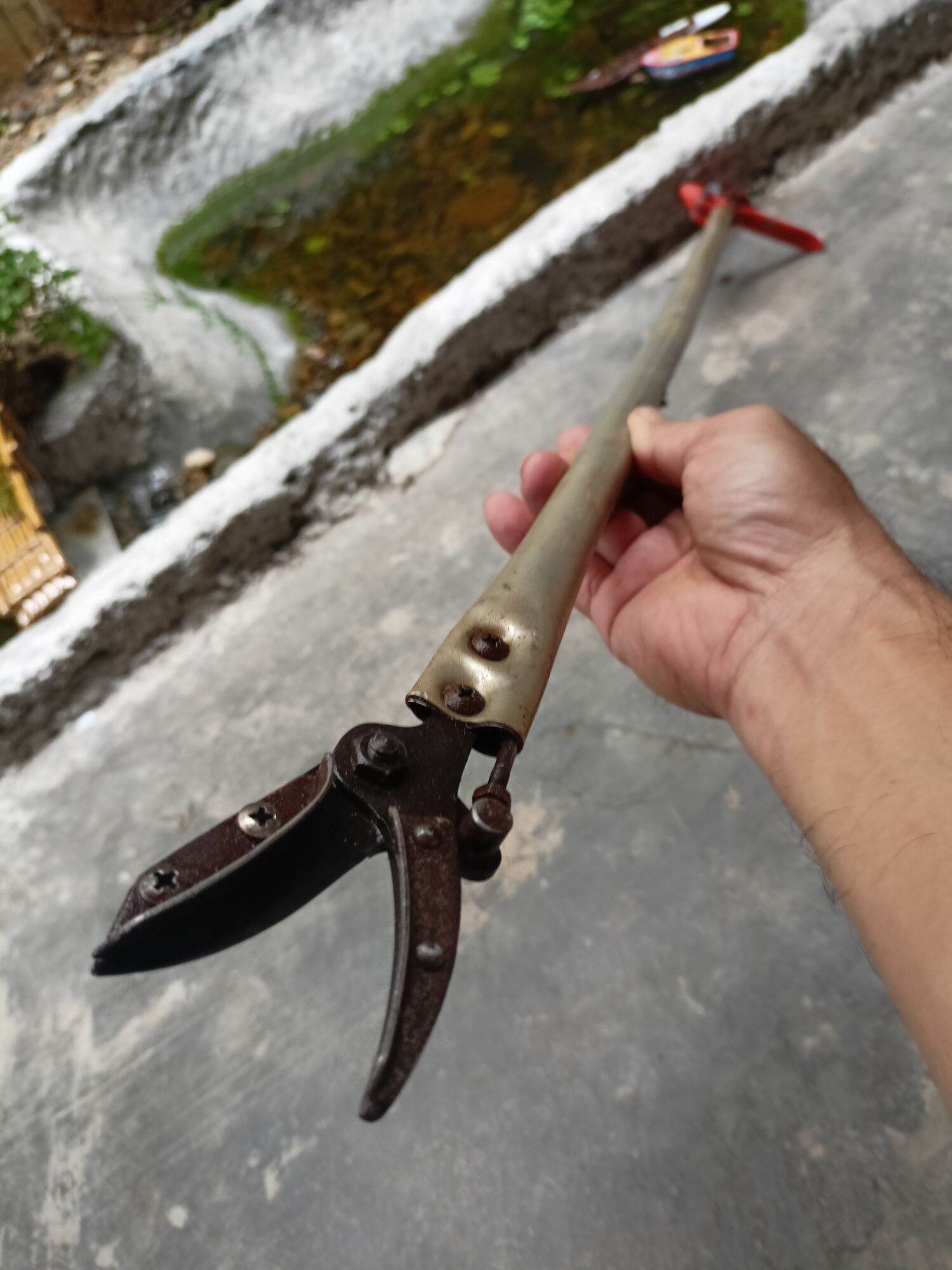 Kéo cắt cành trên cao hàng Nhật Bãi