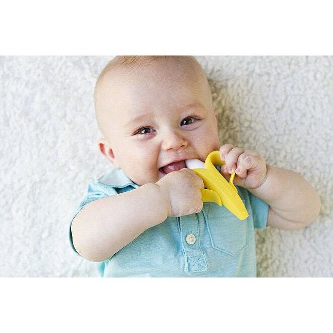 Gặm nướu chuối mỹ cho bé