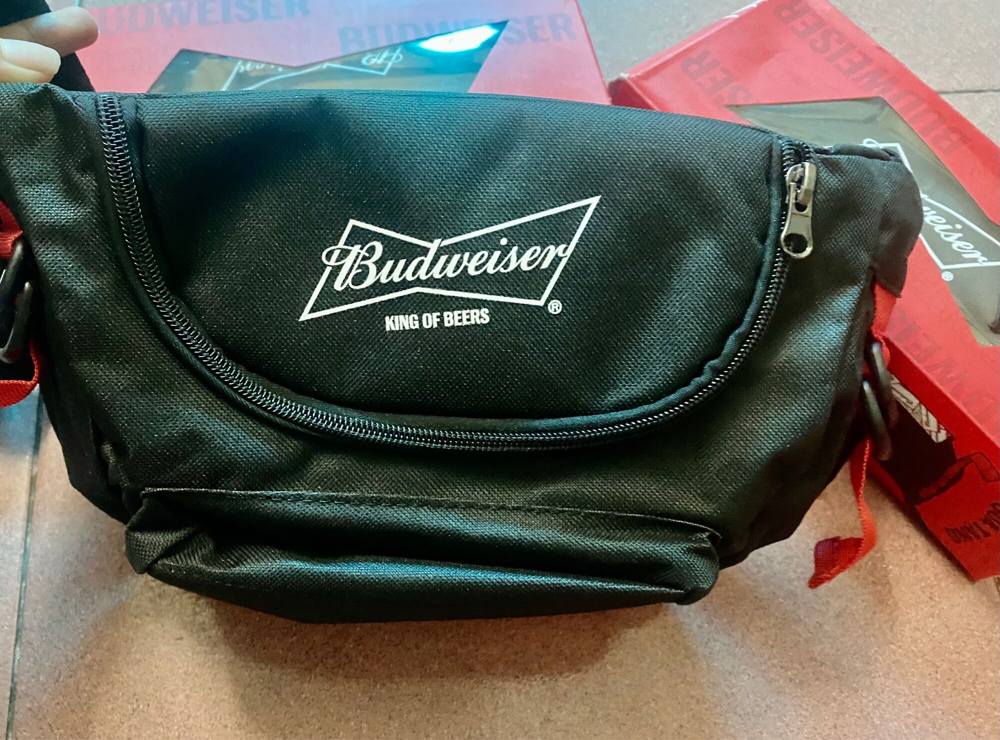 Túi bao tử budweser full hộp mới 100%