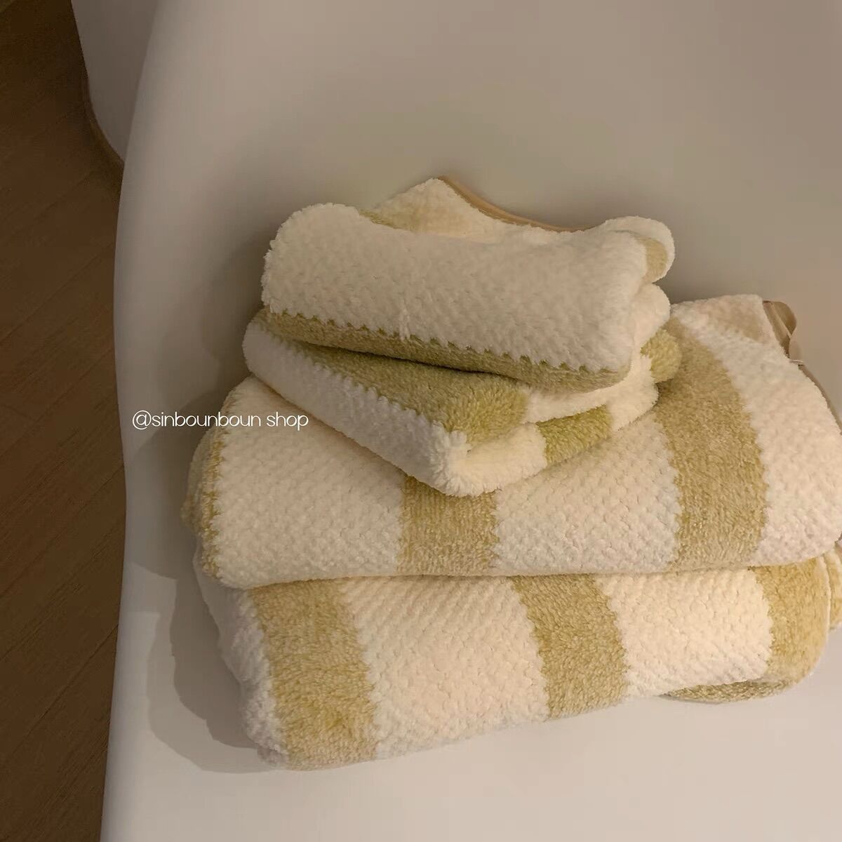 Khăn Tắm Lông Cừu Xuất Hàn Cao Cấp Dày 50x100