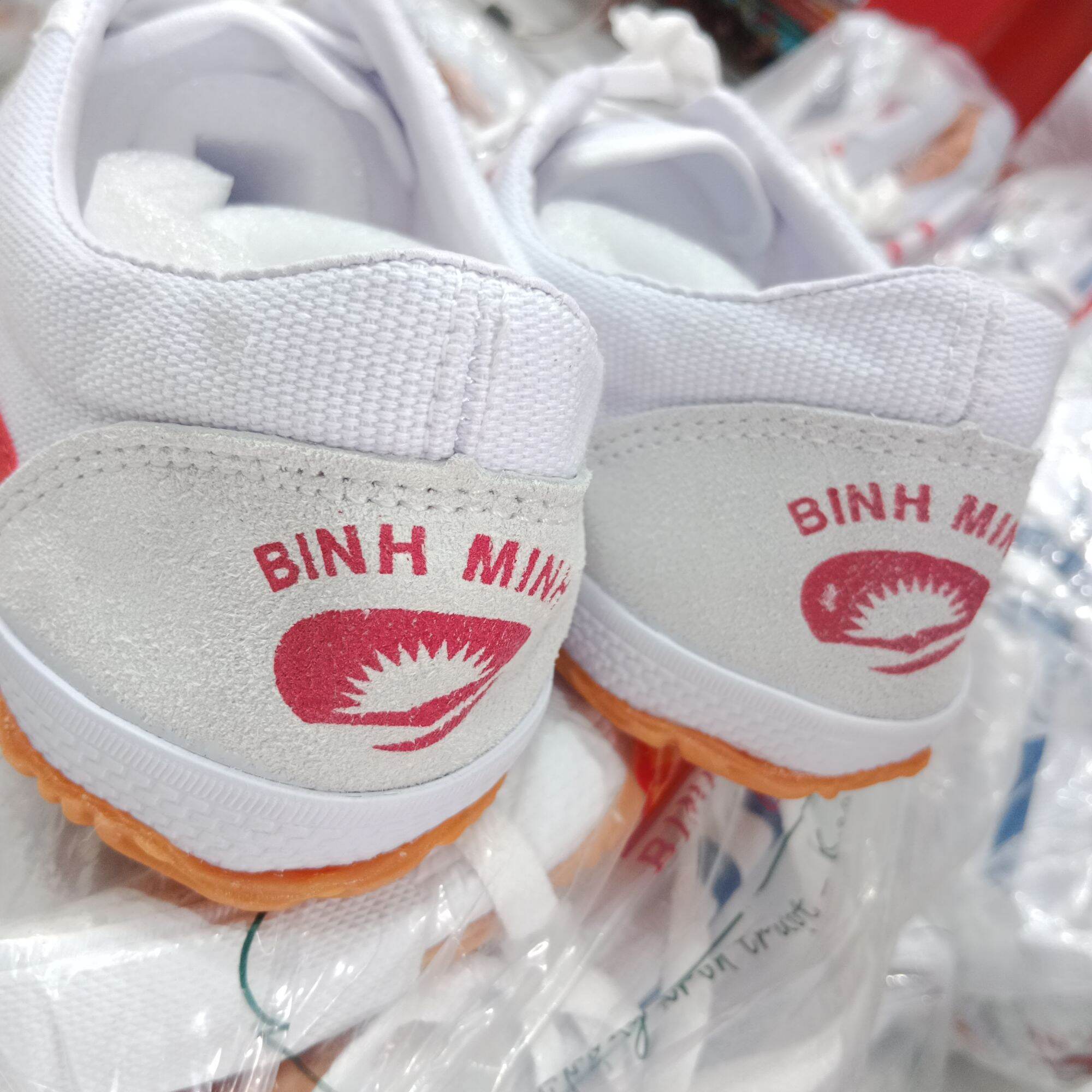 Giày Thể Dục Học Sinh Sọc Xanh Đỏ Bình Minh