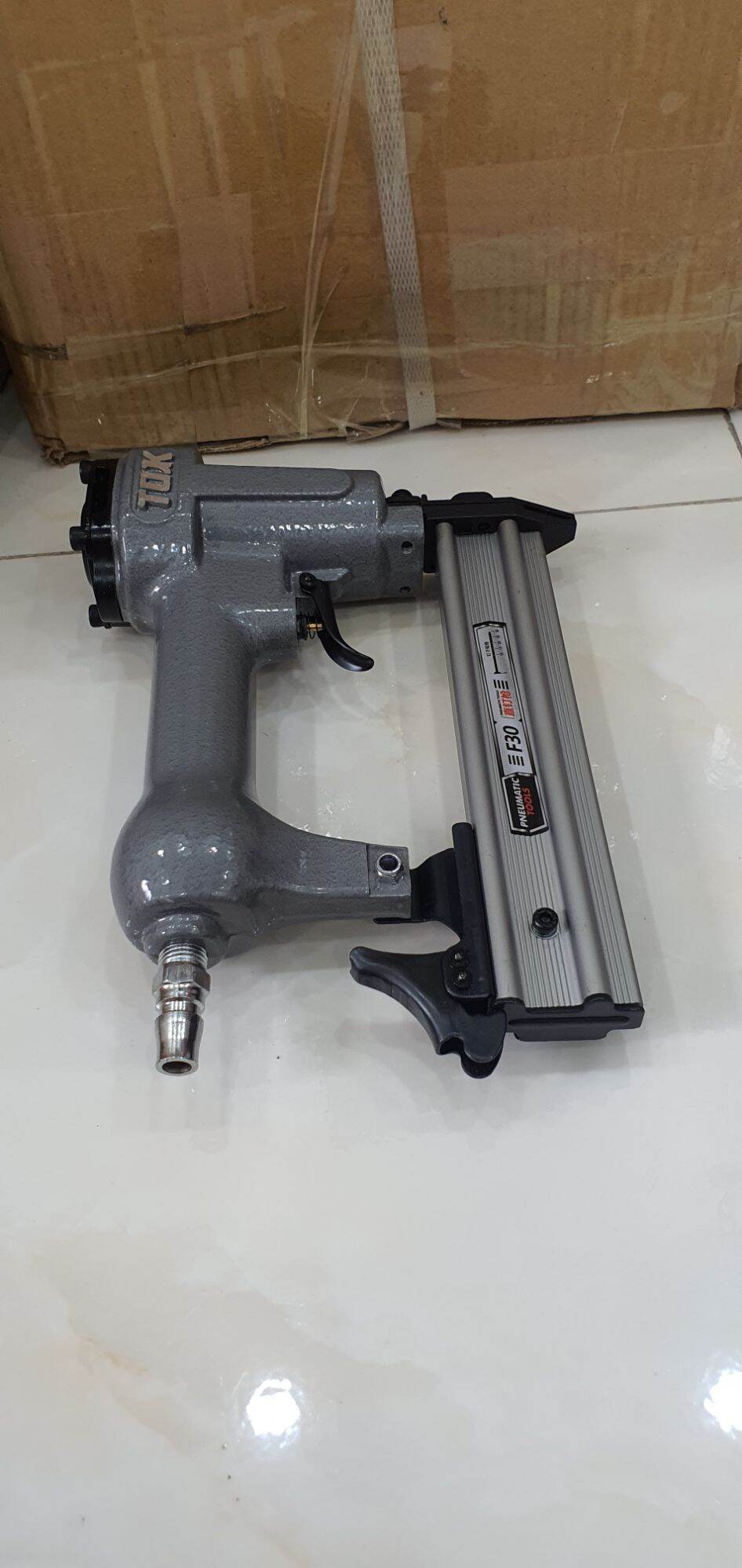 Súng Bắn Đinh TOK F30 ( gỗ )