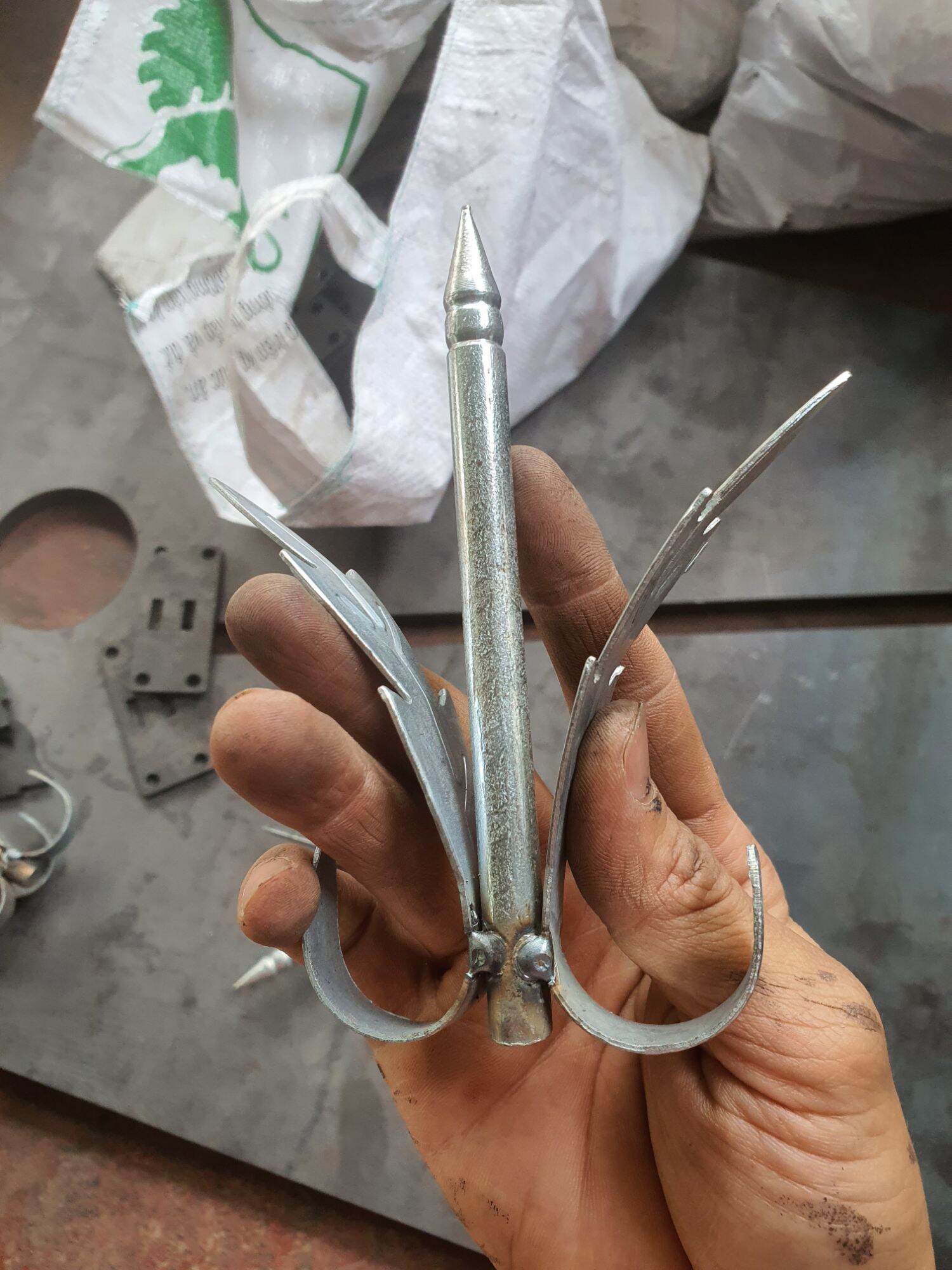chông 3 lá kiểu dài 13.5cm (giá 10 cái)