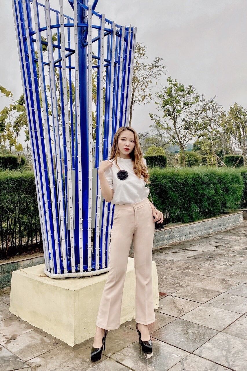 Quần Ống Loe Công Sở khoá trước màu đen kem cho nữ mã 2227