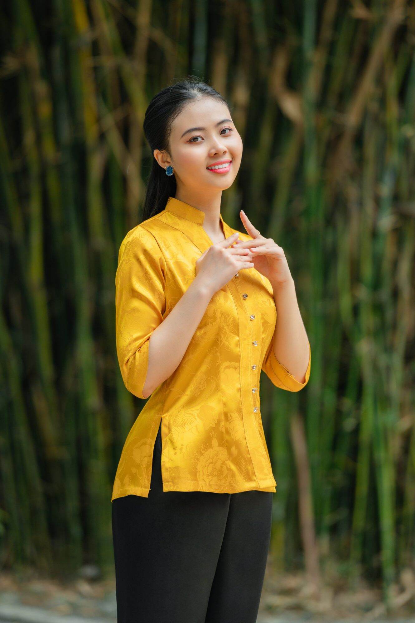 Đồ Lam Đi Chùa # Mẫu Bà Ba Gấm Cổ Trụ