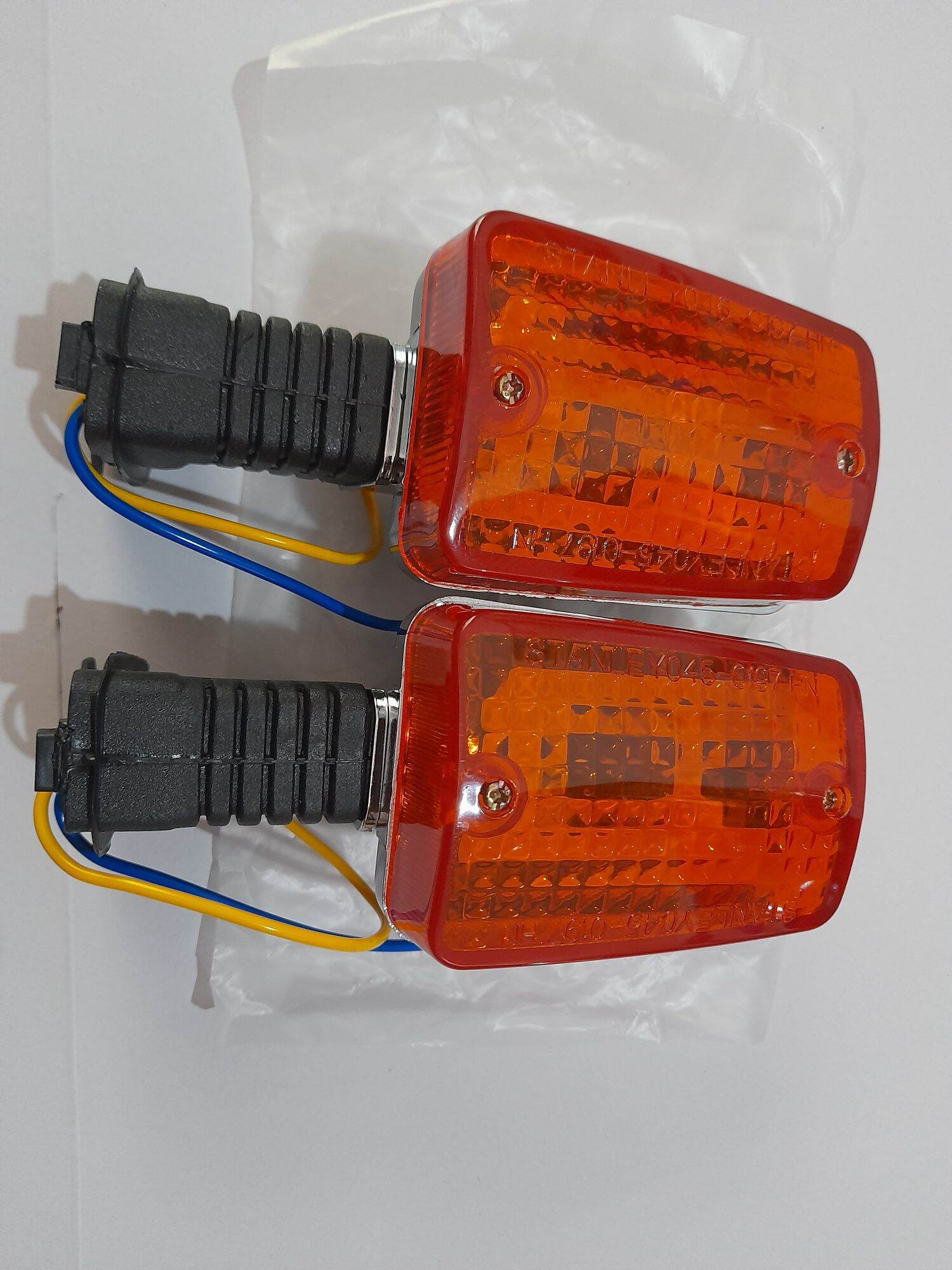 Pair of Front and Rear Turn Signal Lights for Coupe 82.
