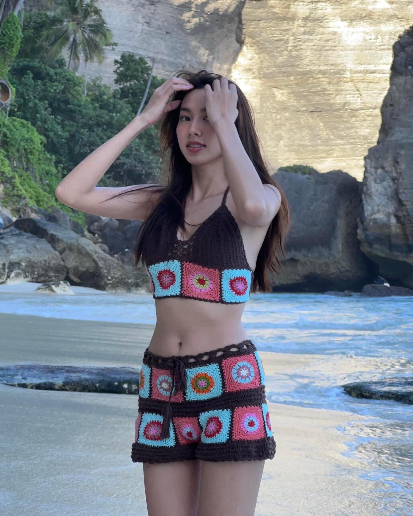 Sét len móc bikini Thuỳ Tiên