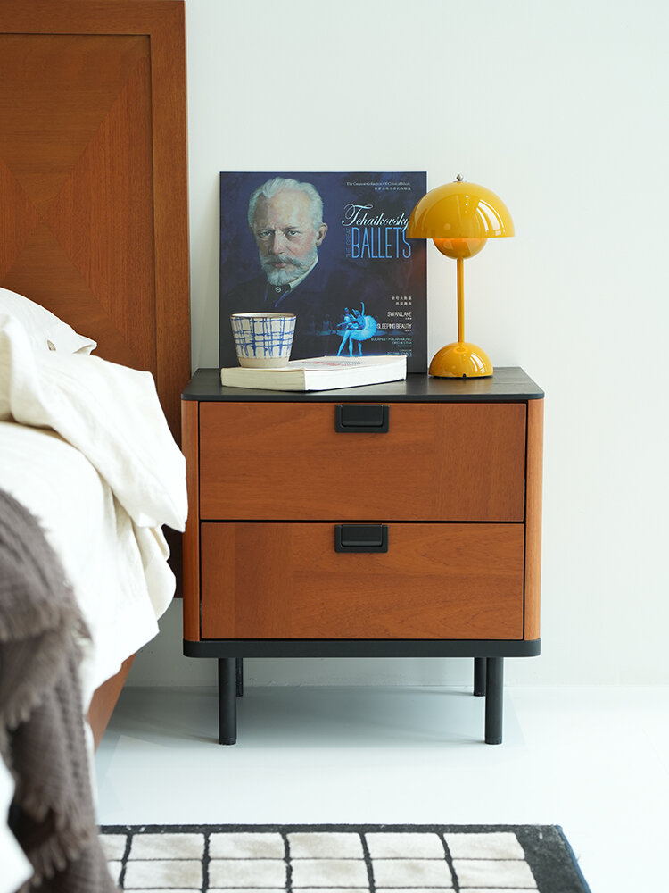 Vintage Wooden Bedside Storage Cabinet Giá 38,597,000 Đồng*Miễn phí vận chuyển