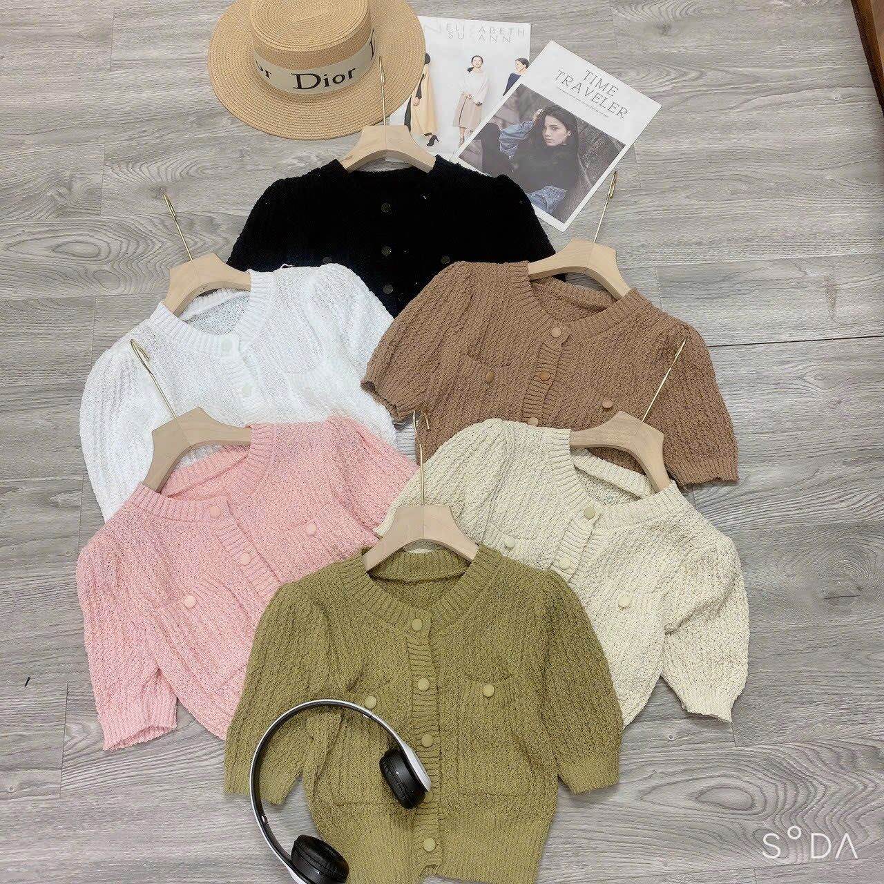 Áo len mongtoghi tay bồng cúc bọc dáng croptop