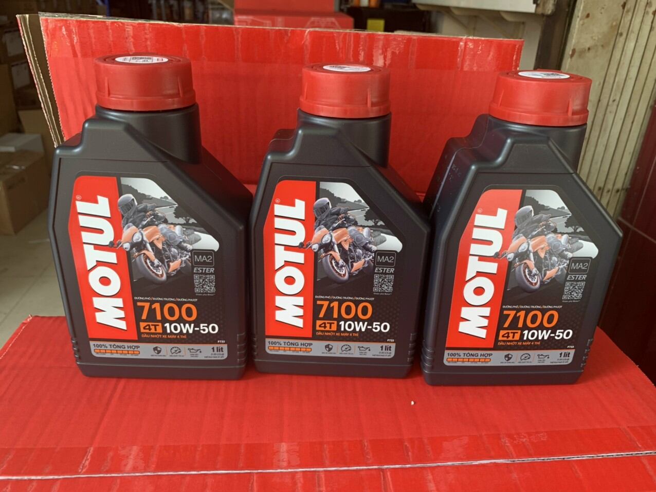 NHỚT XE MÁY 4T MOTUL 7100