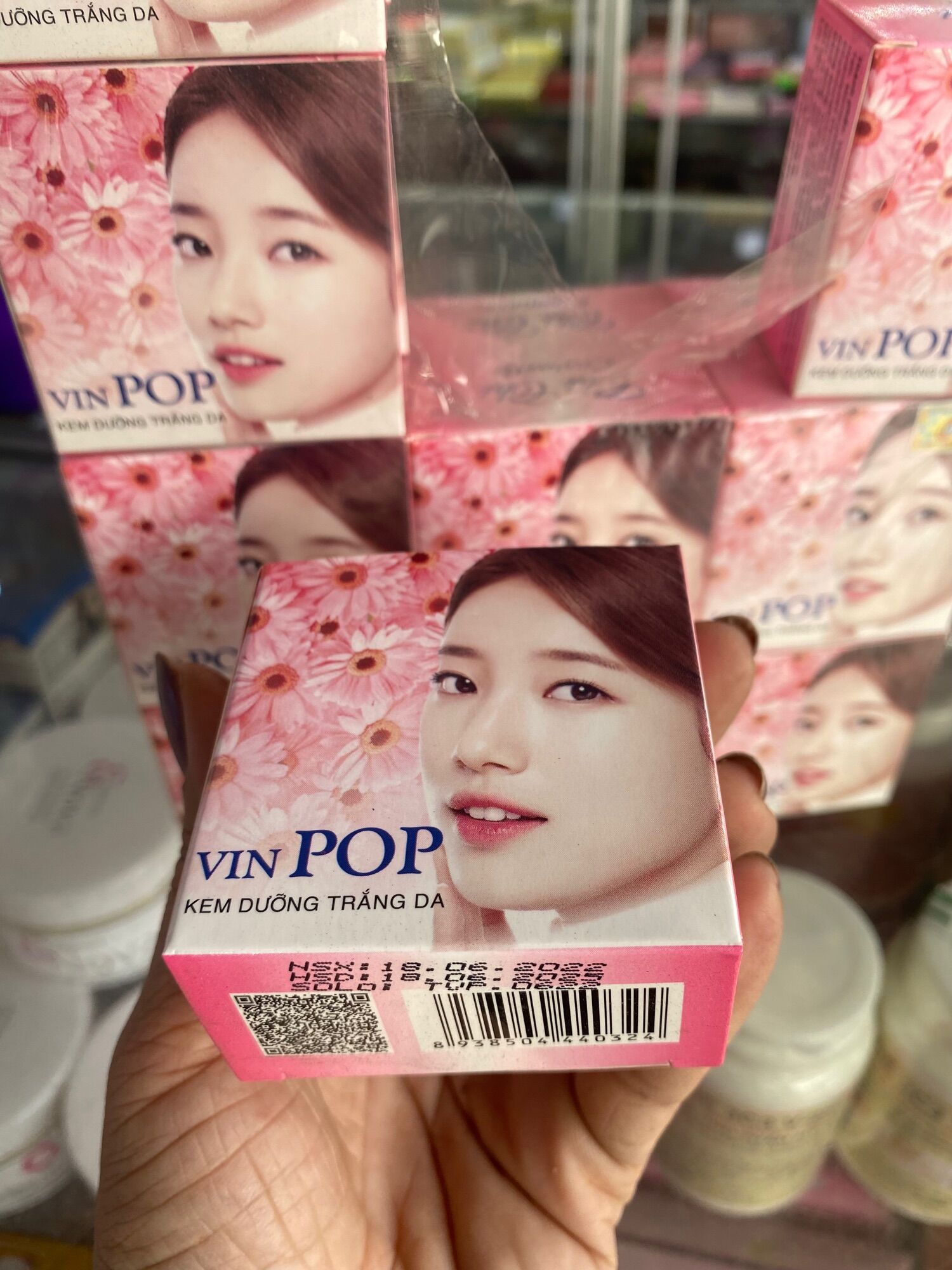 Kem dữơng trắng da pop thái lan