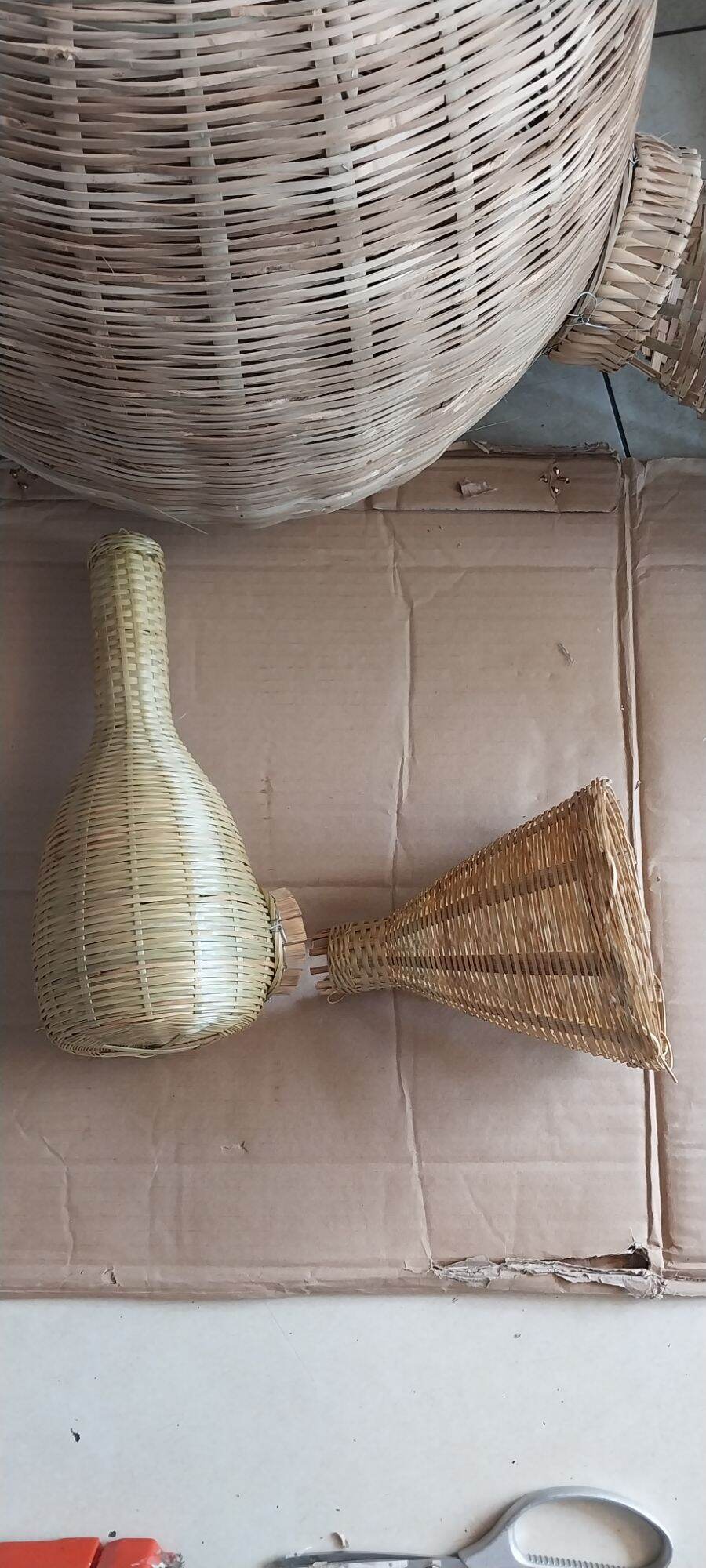 Nớp tre .hay còn gọi cái thời hàng phong thuy treo thu hút tài lộc ._ treo ơ truoc cua hay đặt ở bàn thờ tài địa