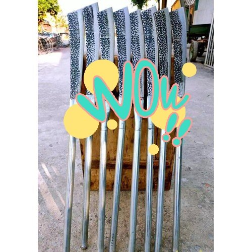 Dao phát cỏ cán dài