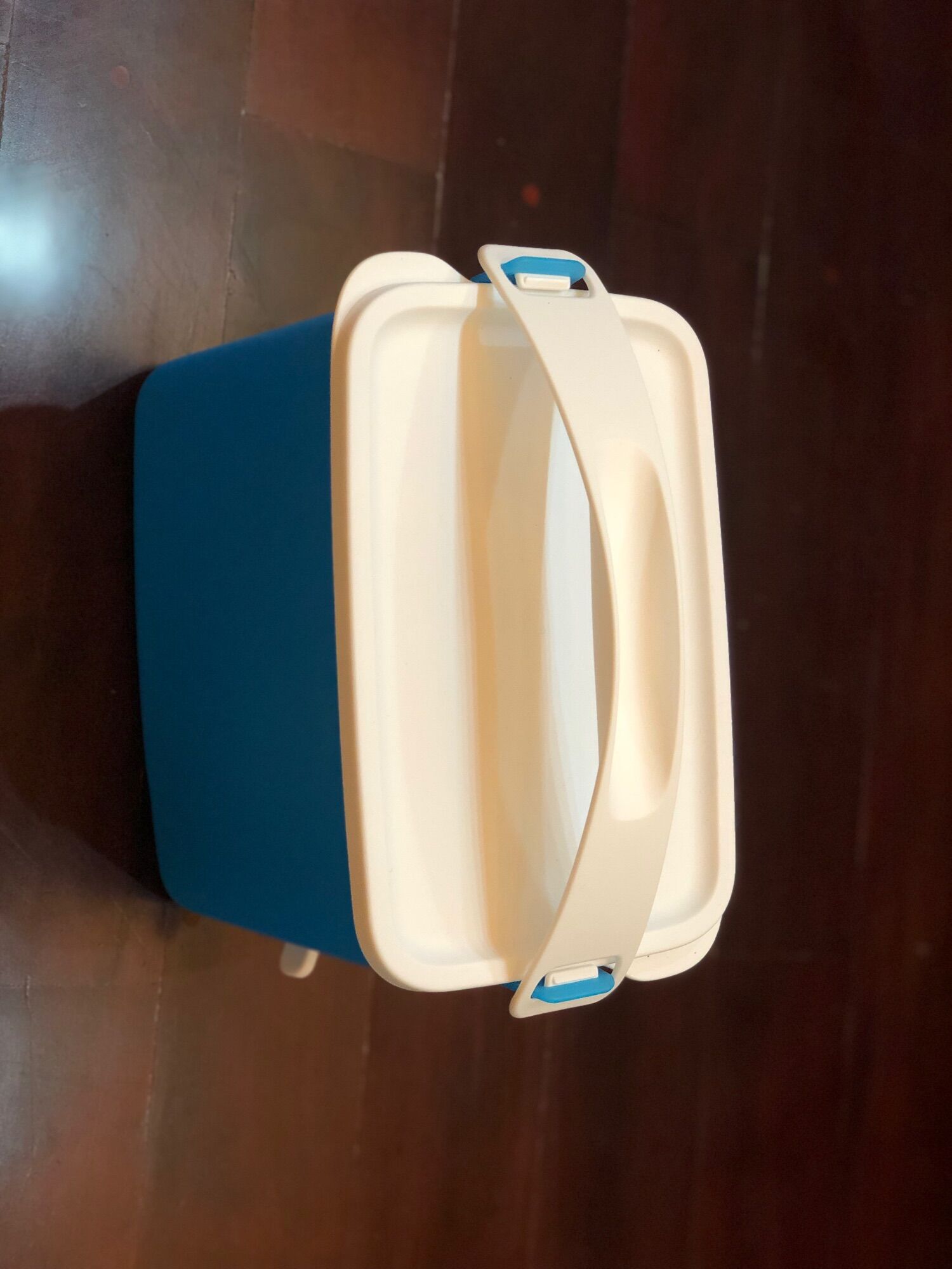 Bình đựng nước, rượu Tupperware 3.1L