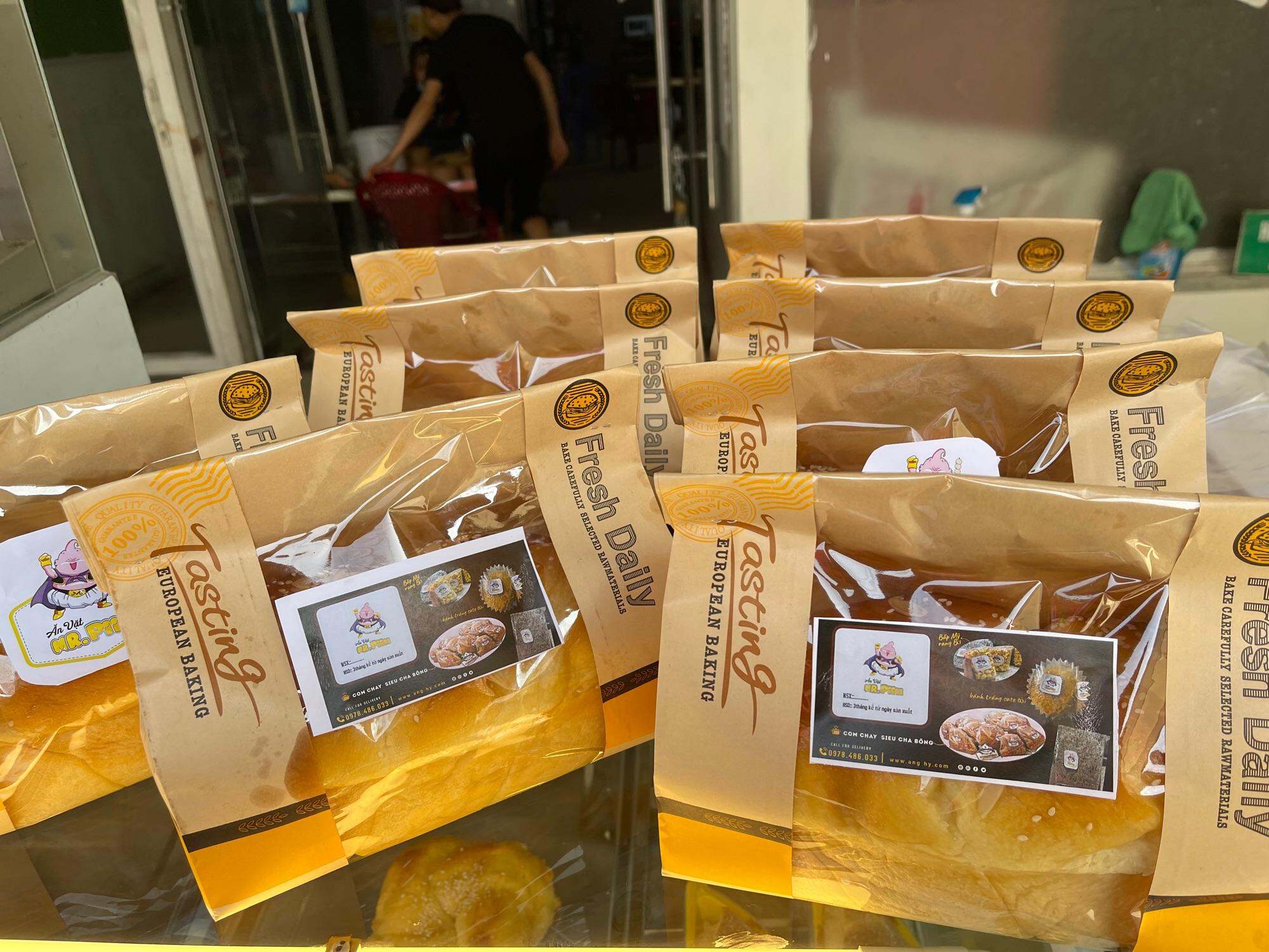 1 Ổ BÁNH MÌ HOA CÚC 400gam