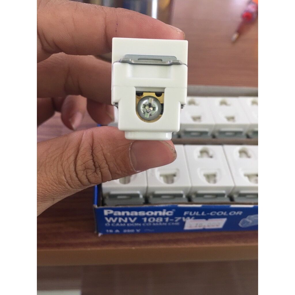 Ổ CẮM PANASONIC FULL COLLOR WNV 1081-7W