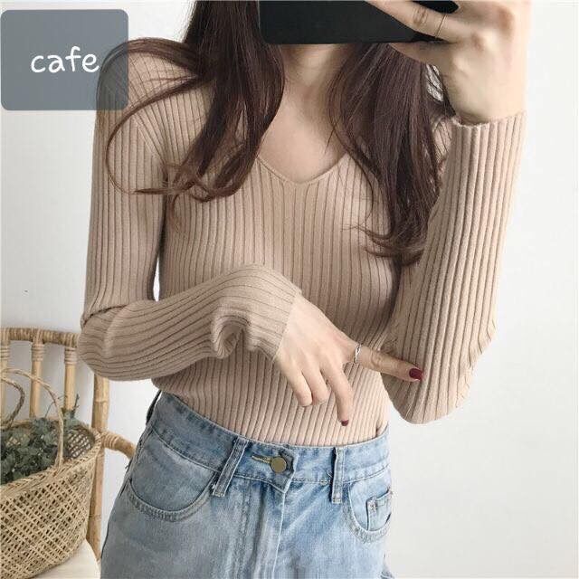 Áo len lông cừu dài tay cổ tim Basic