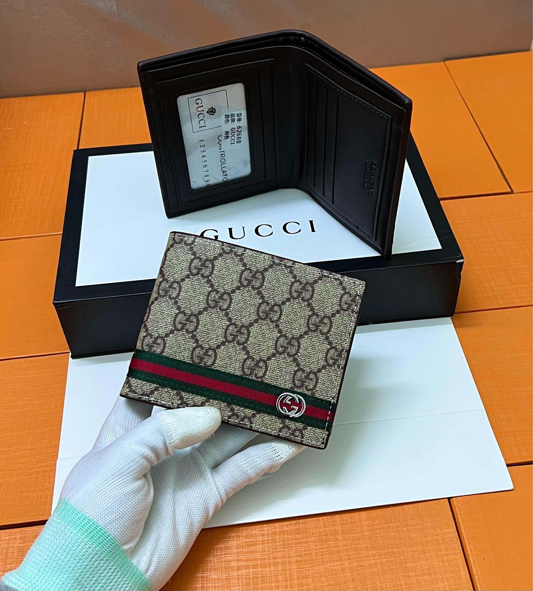 ví nam gucci ngang fullbox, dập vân nổi , chất liệu da mềm mịn không bong tróc da